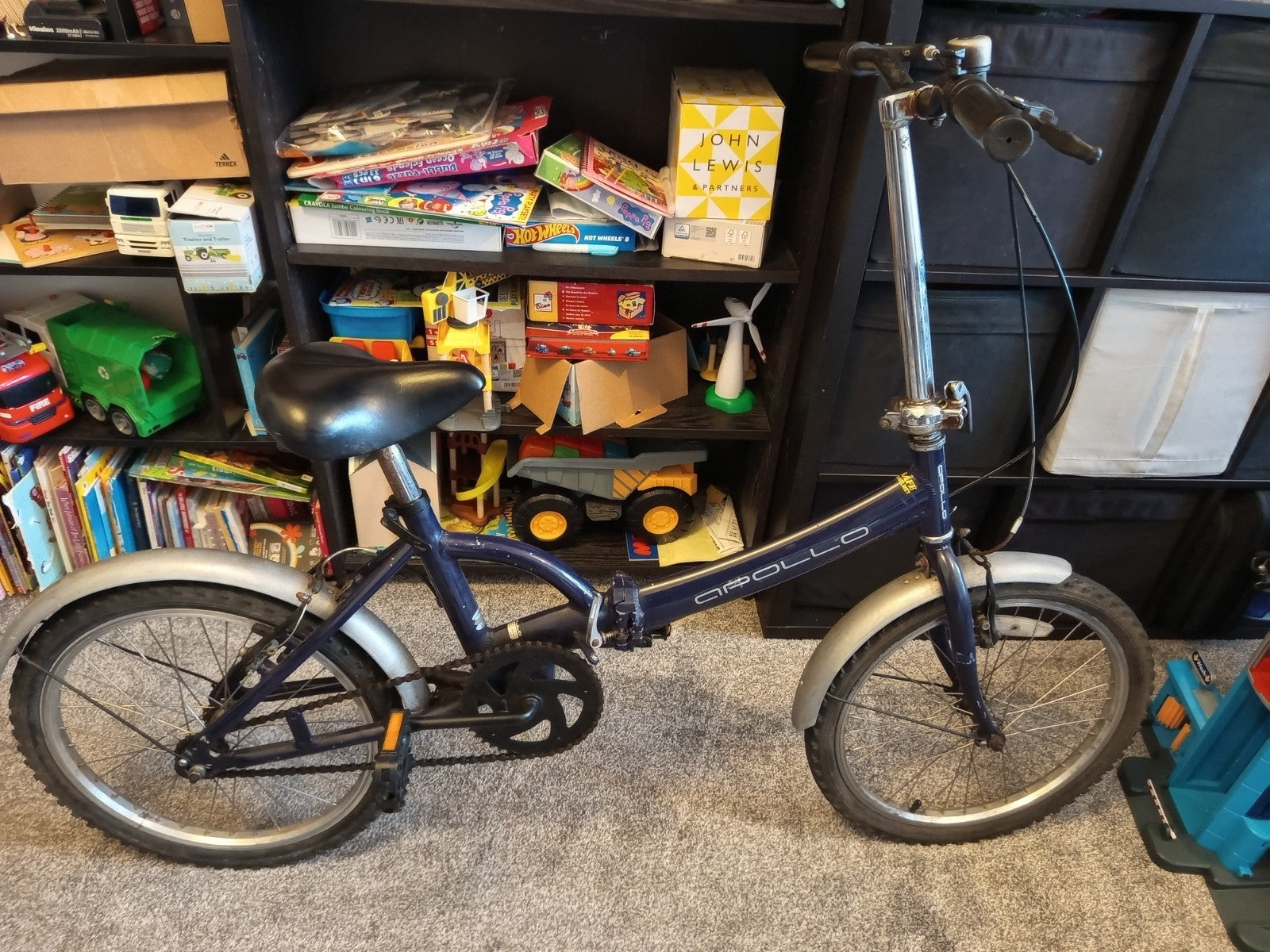 Apollo  Folding Bike.  20" Wheels.