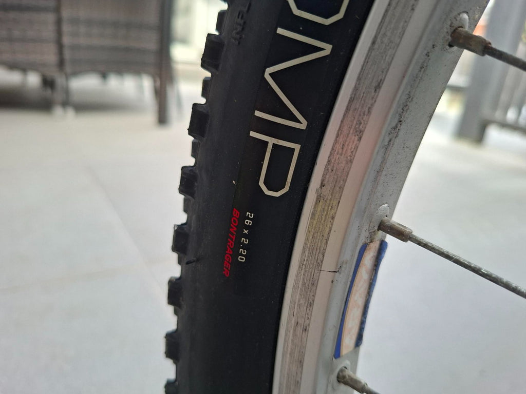 Bicycle Mens Medium FOLDING Bi- Frame!
