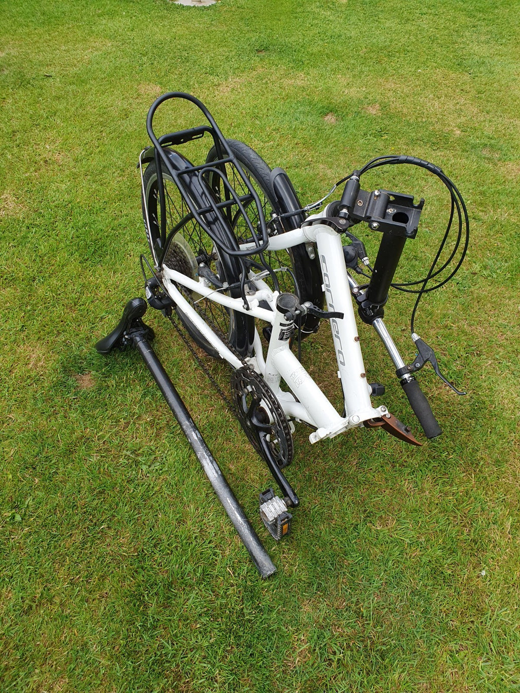 Carrera Transport 8-Gear Folding Lightweight Aluminium Bicycle
