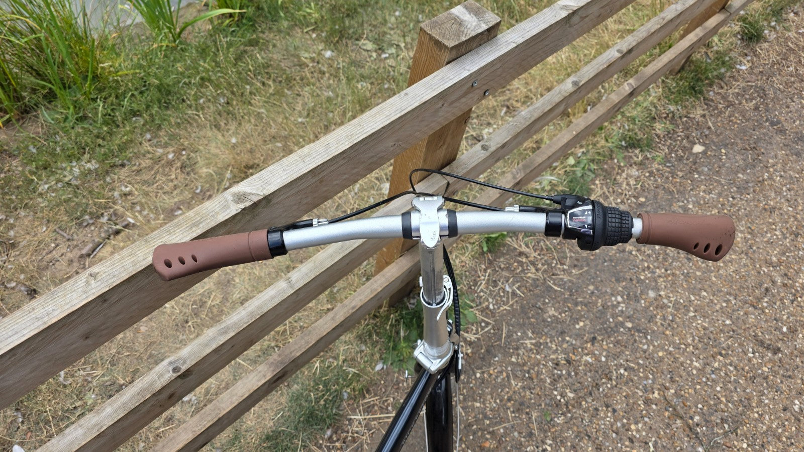 Bickerton folding bike 7 Shimano gears 20 inches wheels