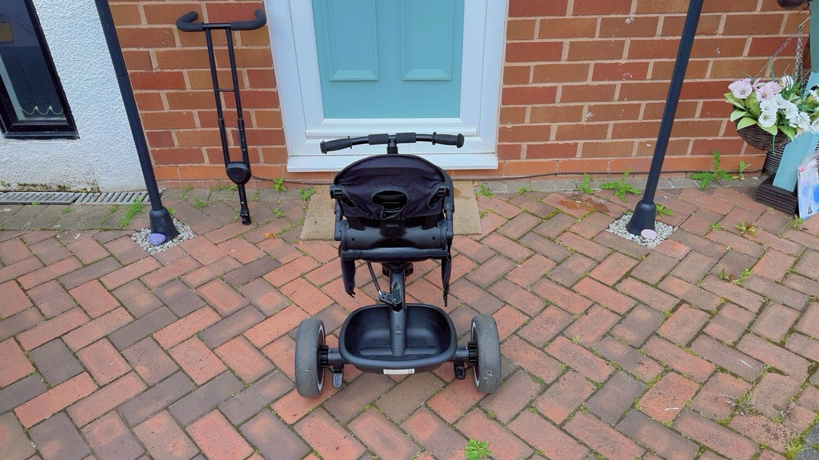 Puggle Easy Twist 6-in-1 Folding Trike with Parent Handle - Black (9M - 5Y)