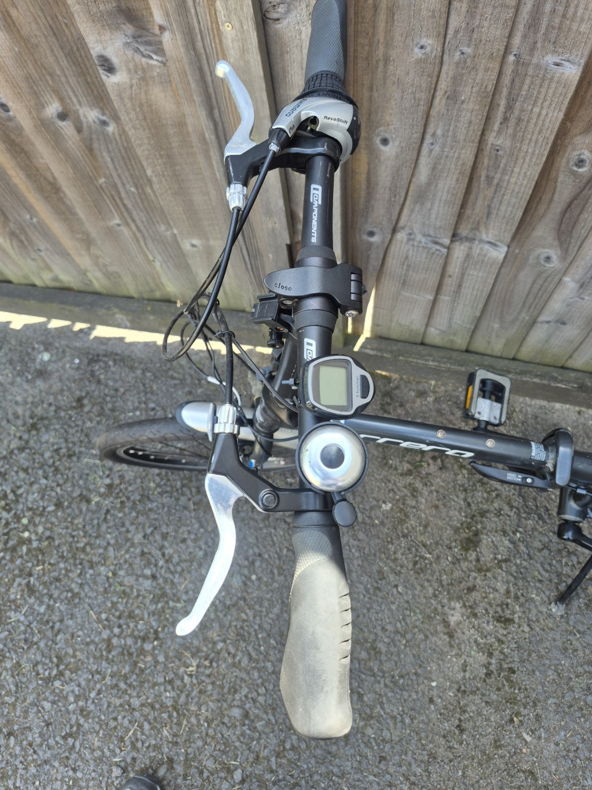 Carrera folding 8 speed bike 20 inch wheels