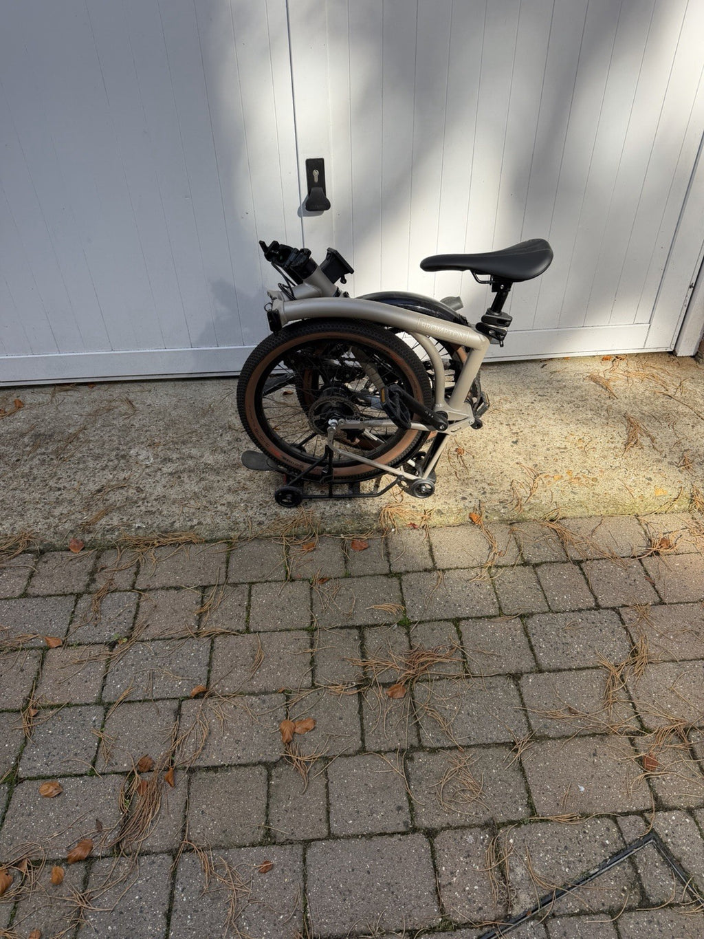 Brompton G Line 8 Speed Folding Bicycle, Traildust White, Large, Brompton Extras
