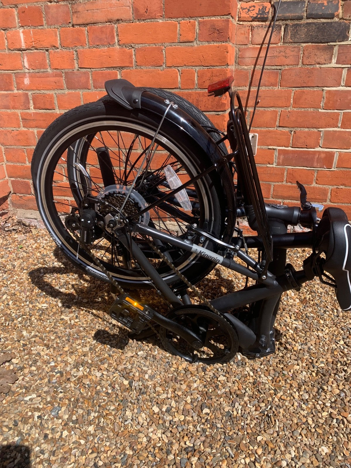 PAIR OF DAWES KINPIN FOLDING BIKES UNUSED AND IN MINT CONDITION