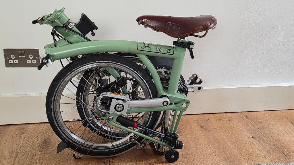 brompton bicycle. Sage green. M6L.