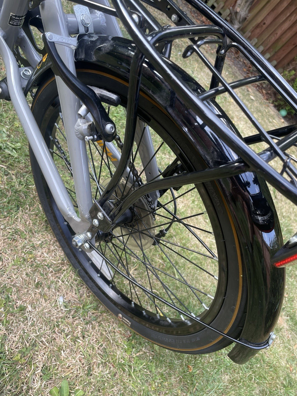 Raleigh Evo 2 Folding Bike 7-Speed Shimano Gears - Grey / Black