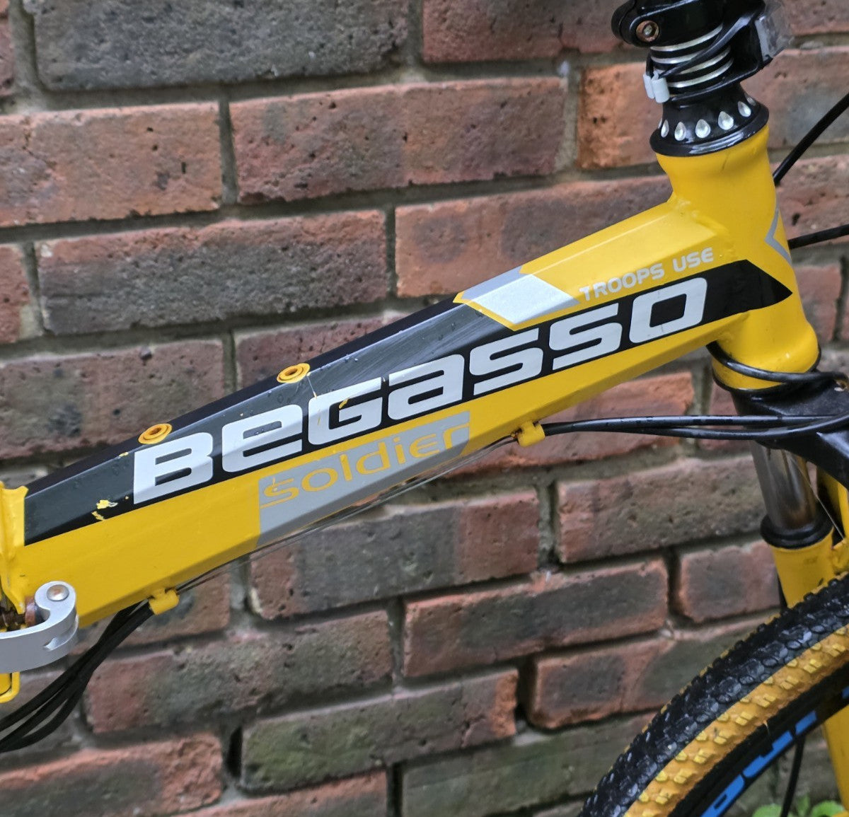 BEGASSO SOLDIER FOLD UP MOUNTAIN BIKE (42cm FRAME SIZE w/ 24" WHEELS)