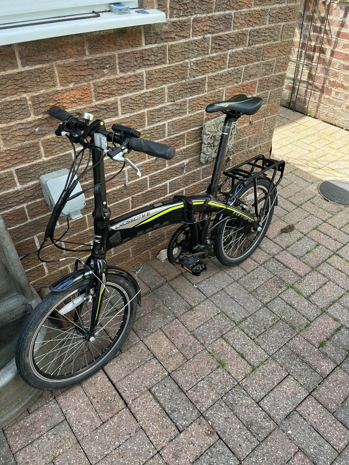 Carerra CrossCity-E Folding Bike