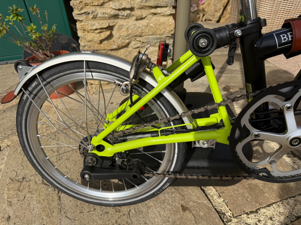 Brompton Bike 2-speed - Green & Black, Brookes saddle, leather accessories,