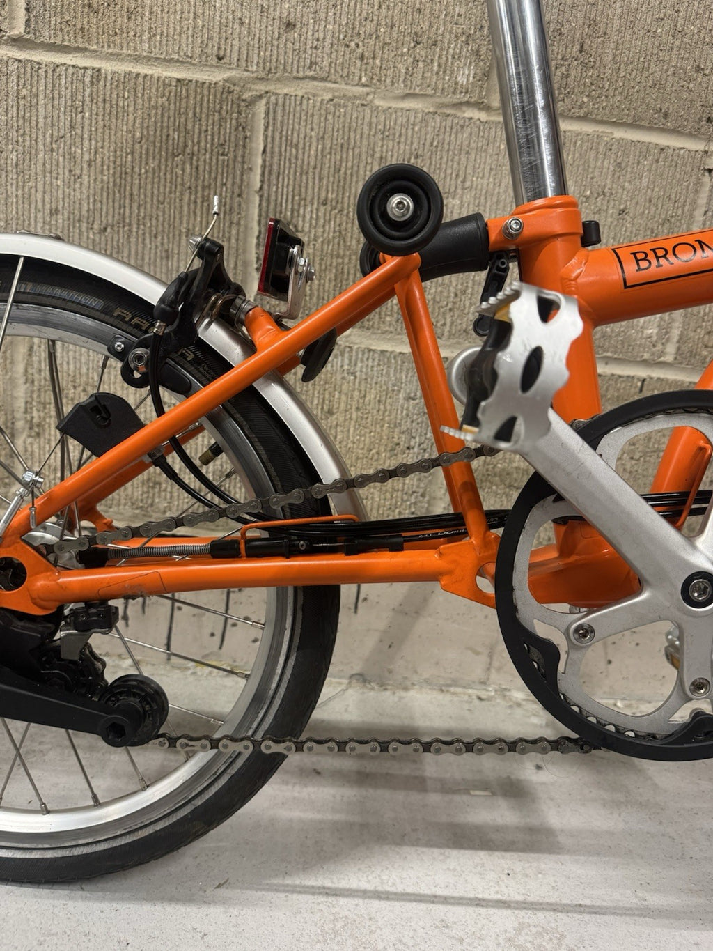 Excellent condition 2023 Brompton C Line Explore (6-speed) in Orange