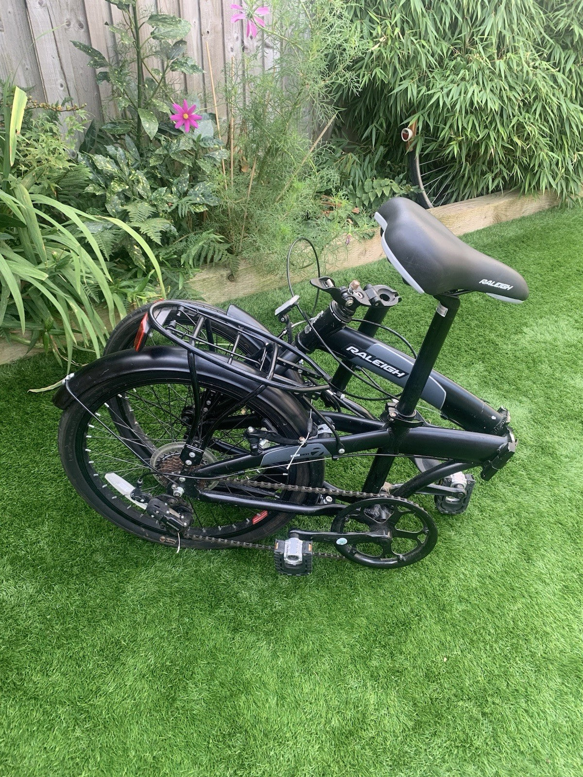 Raleigh Stowaway 20 inch folding bike