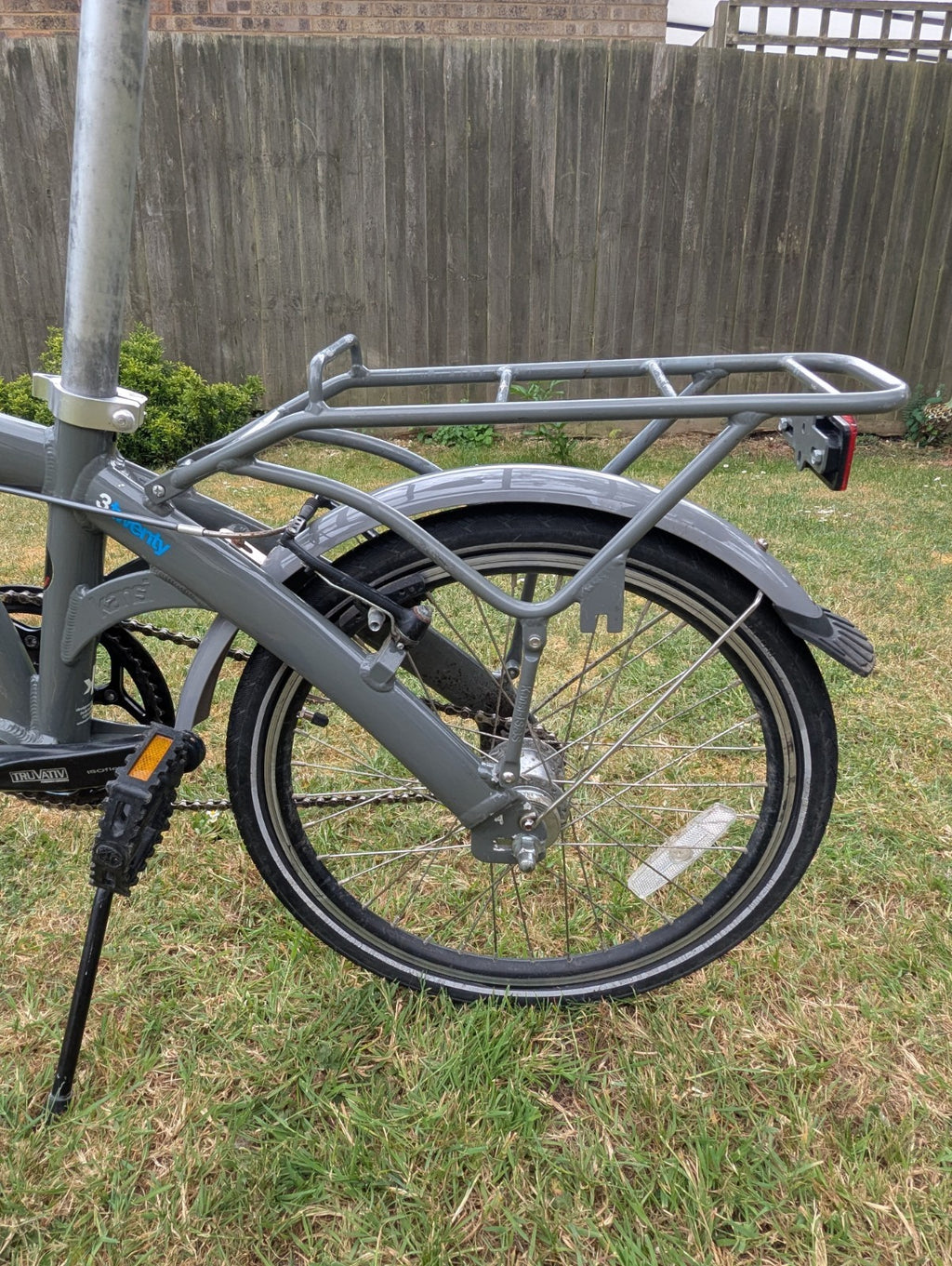 Kansi 3Twenty Folding Bike 20" 3-Speed White/Grey — Good condition
