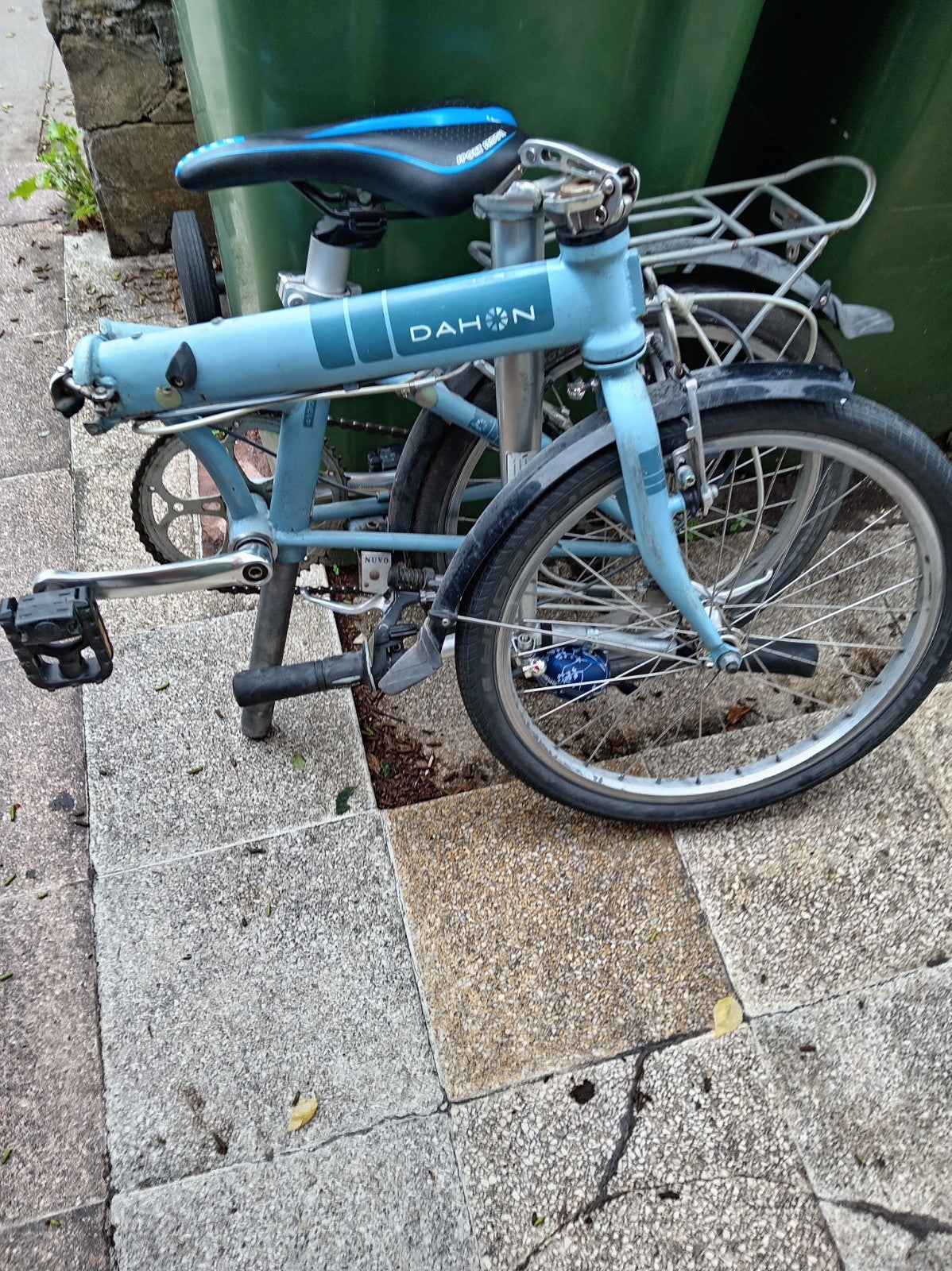 Dahon Speed D7 Folding Bike 7-Speed with extras,u-lock, pannier bag, light, bell
