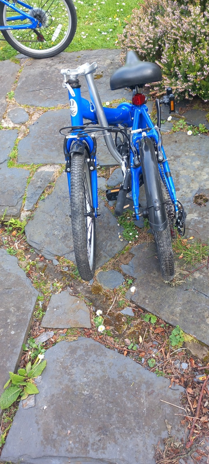 Two  x     Apollo tuck Blue Folding Bikes  20in Wheels Steel Frame V-Brake