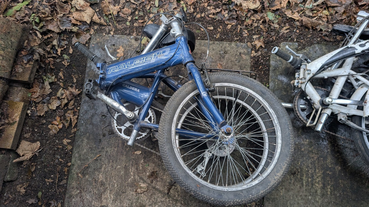 2 Folding Bikes RALEIGH CALDERA and NORTHERN COMPASS