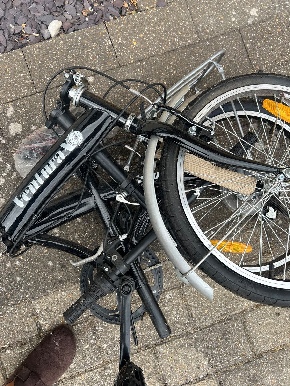 Ventura Stowaway Folding bike New Still Wrapped Slight Mark See Pics