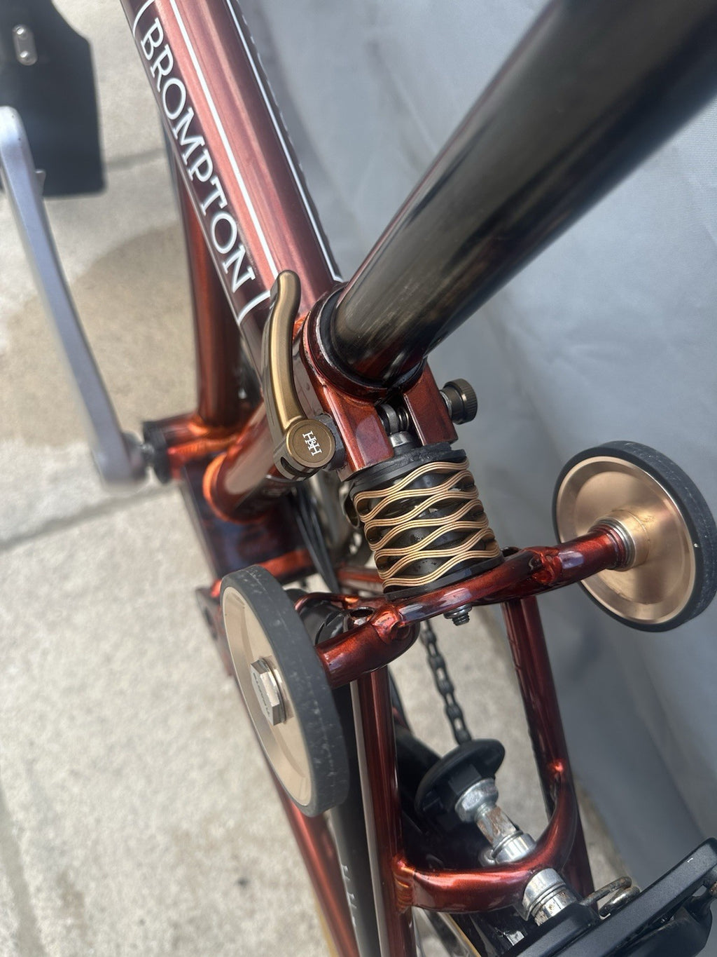 Brompton S6L, excellent condition £600+ in upgrades.