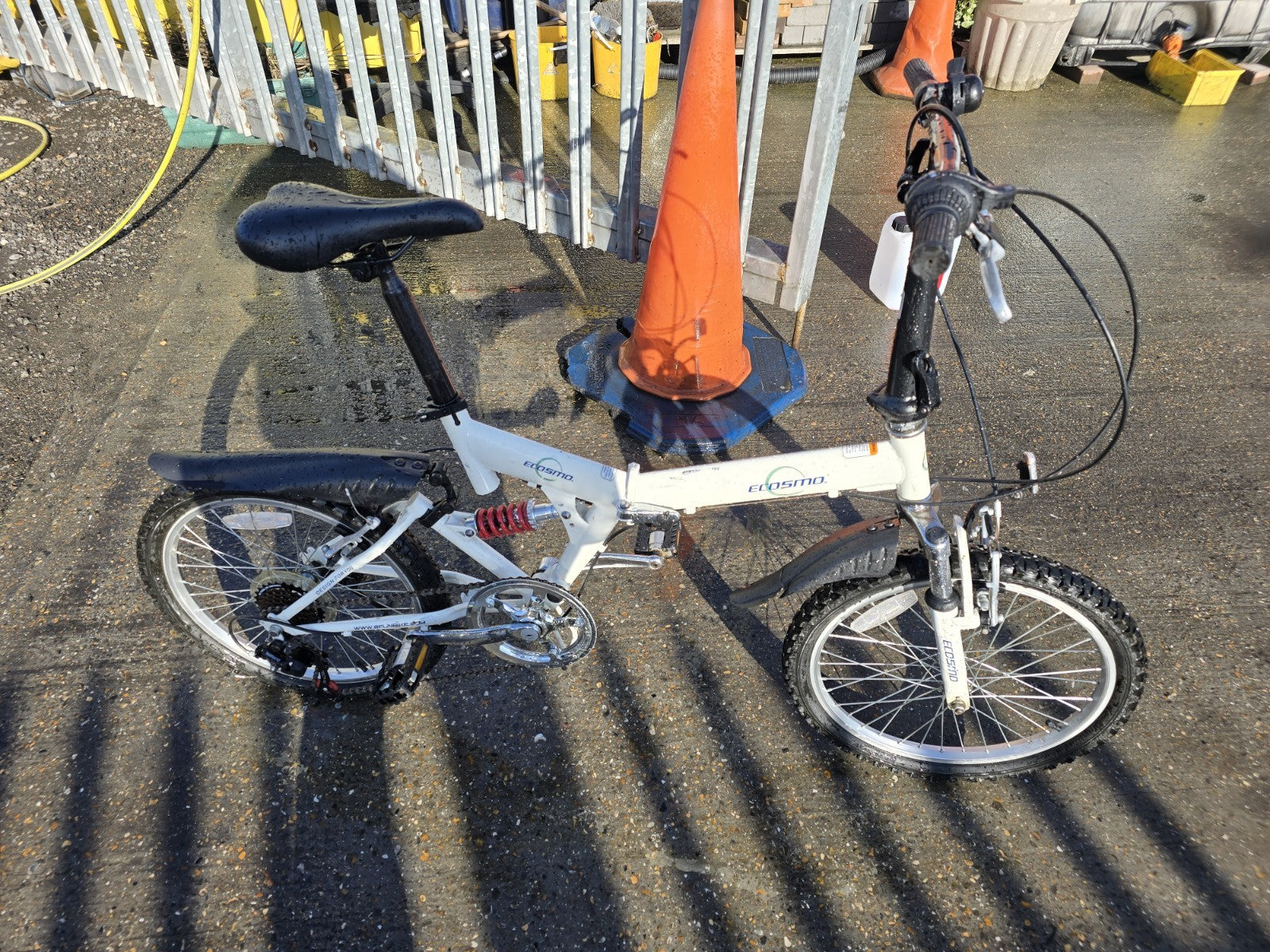 Folder Bike. ECOSMO.. VERY GOODCONDITION ONLY 2 SCRAC ONLY FOR £130.CASH IN HAND