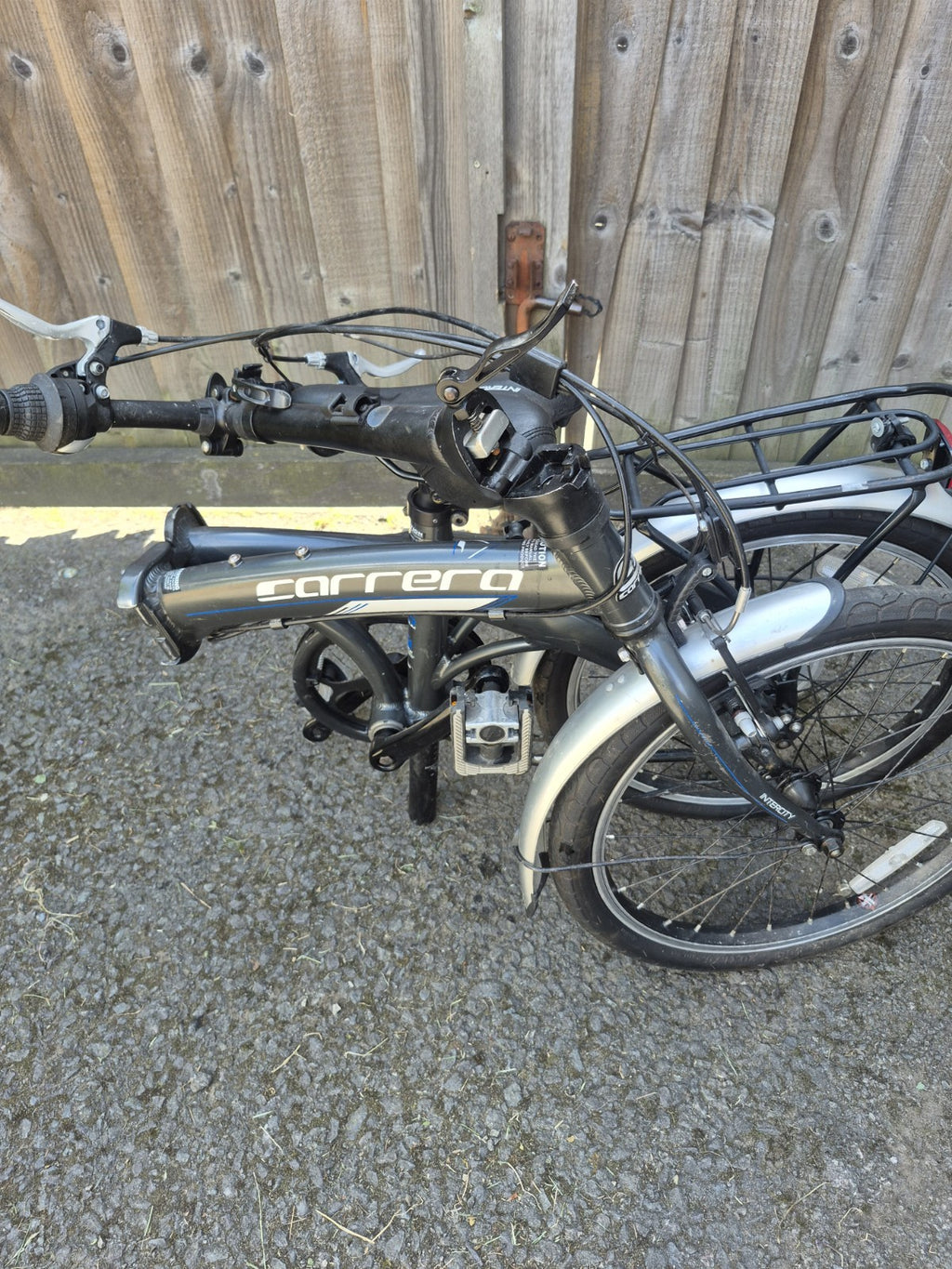 Carrera folding 8 speed bike 20 inch wheels