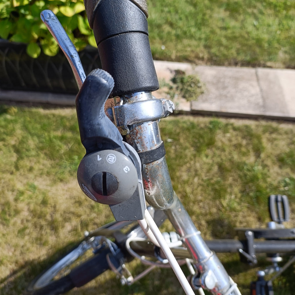 Folding Bicycle, Adults size 20 inch wheels condition used. Collection only!