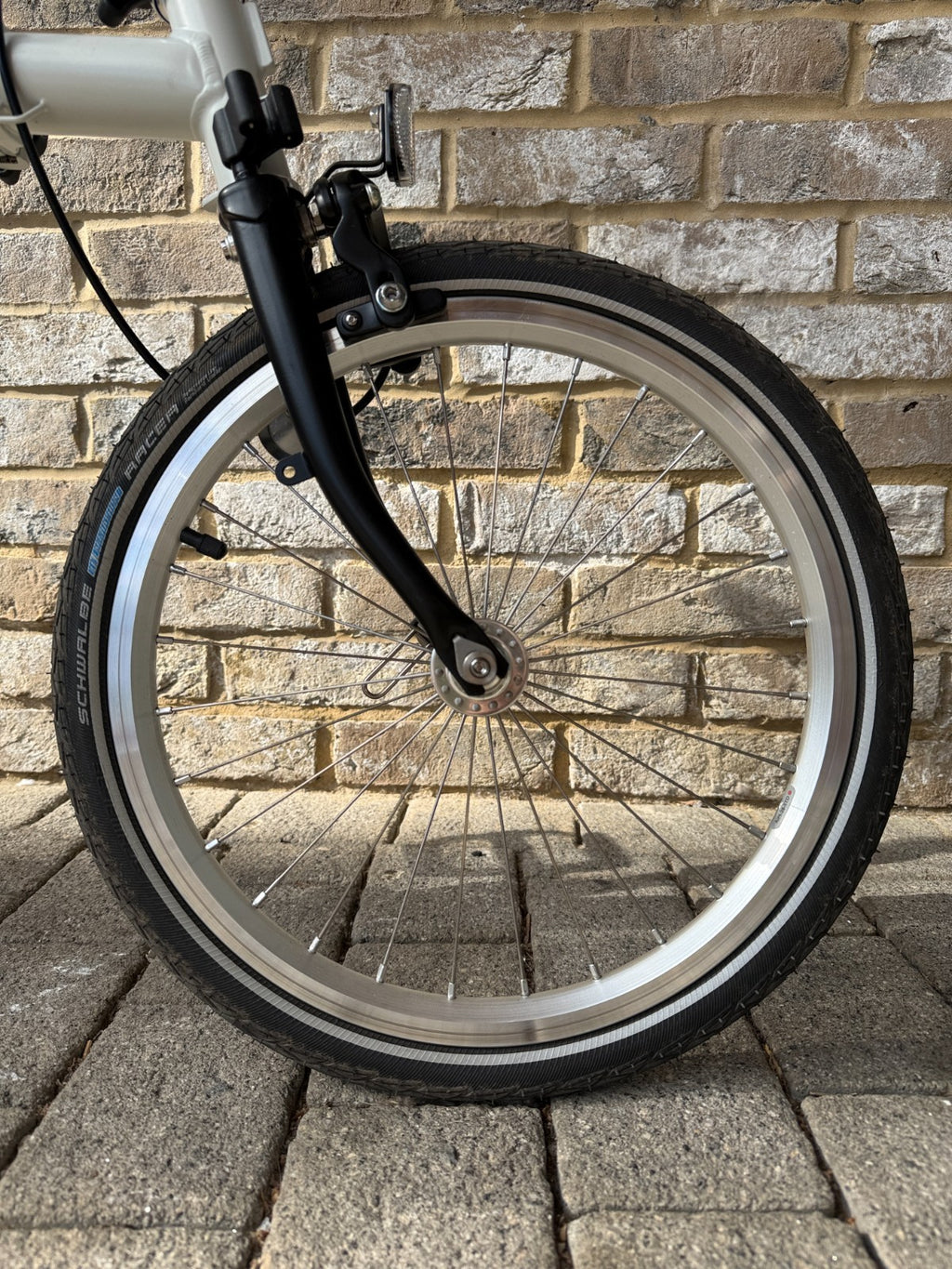 Brompton A Line - White & Black - Mint Super A+ Condition - Worldwide Shipping
