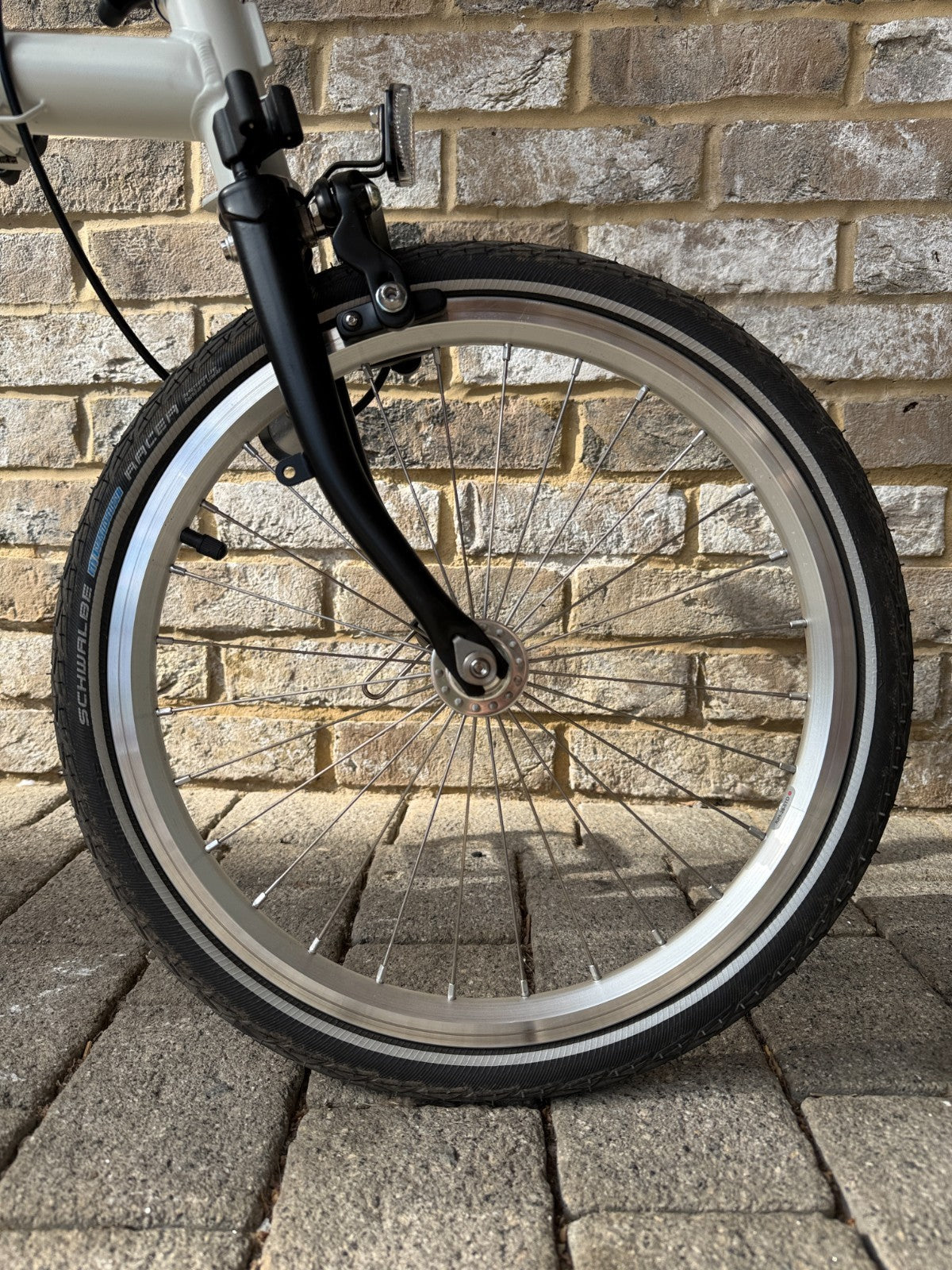 Brompton A Line - White & Black - Mint Super A+ Condition - Worldwide Shipping