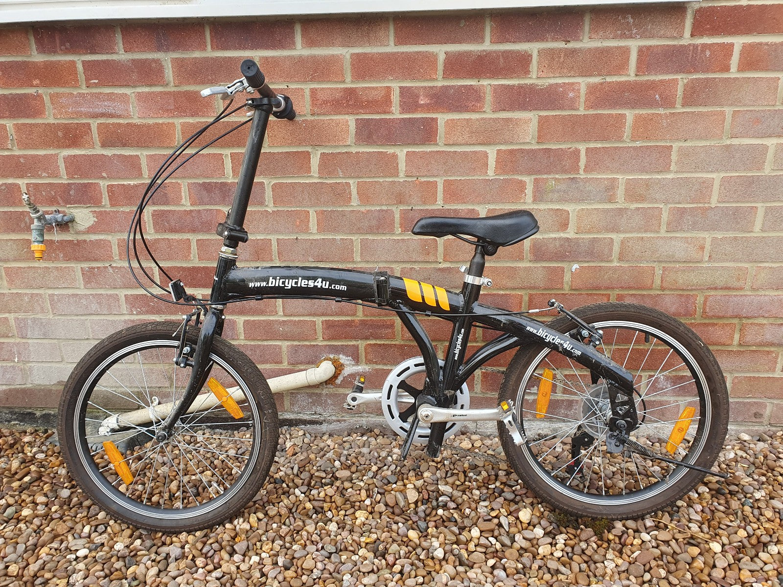 A pair of 16in 6-gear Bicycles4u folding bikes