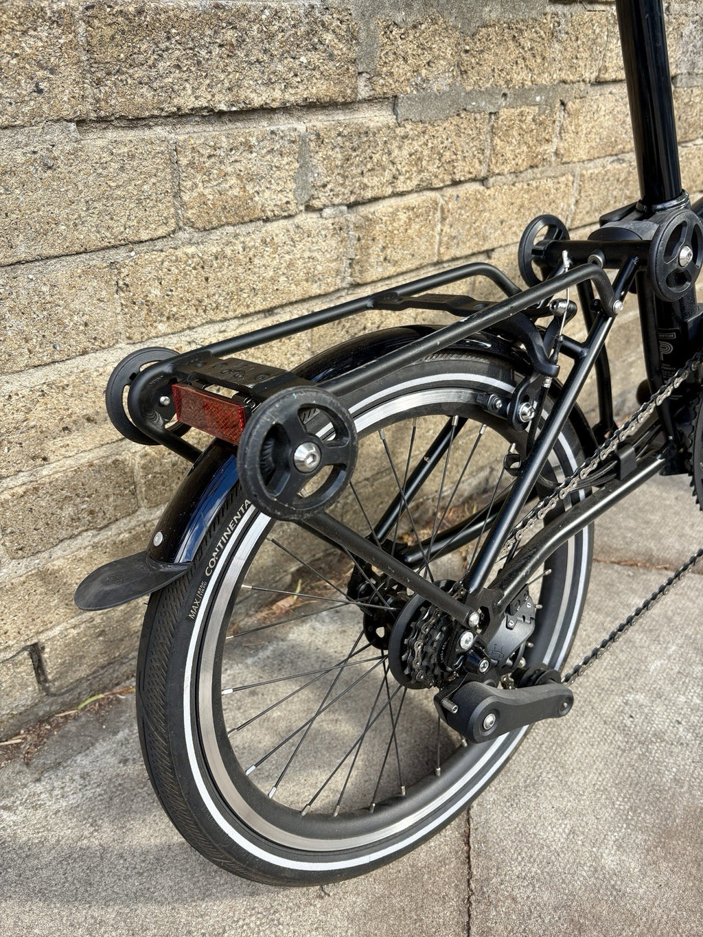 Brompton 2025 P Line 4-Speed Folding Bike – Midnight Black – Excellent Condition