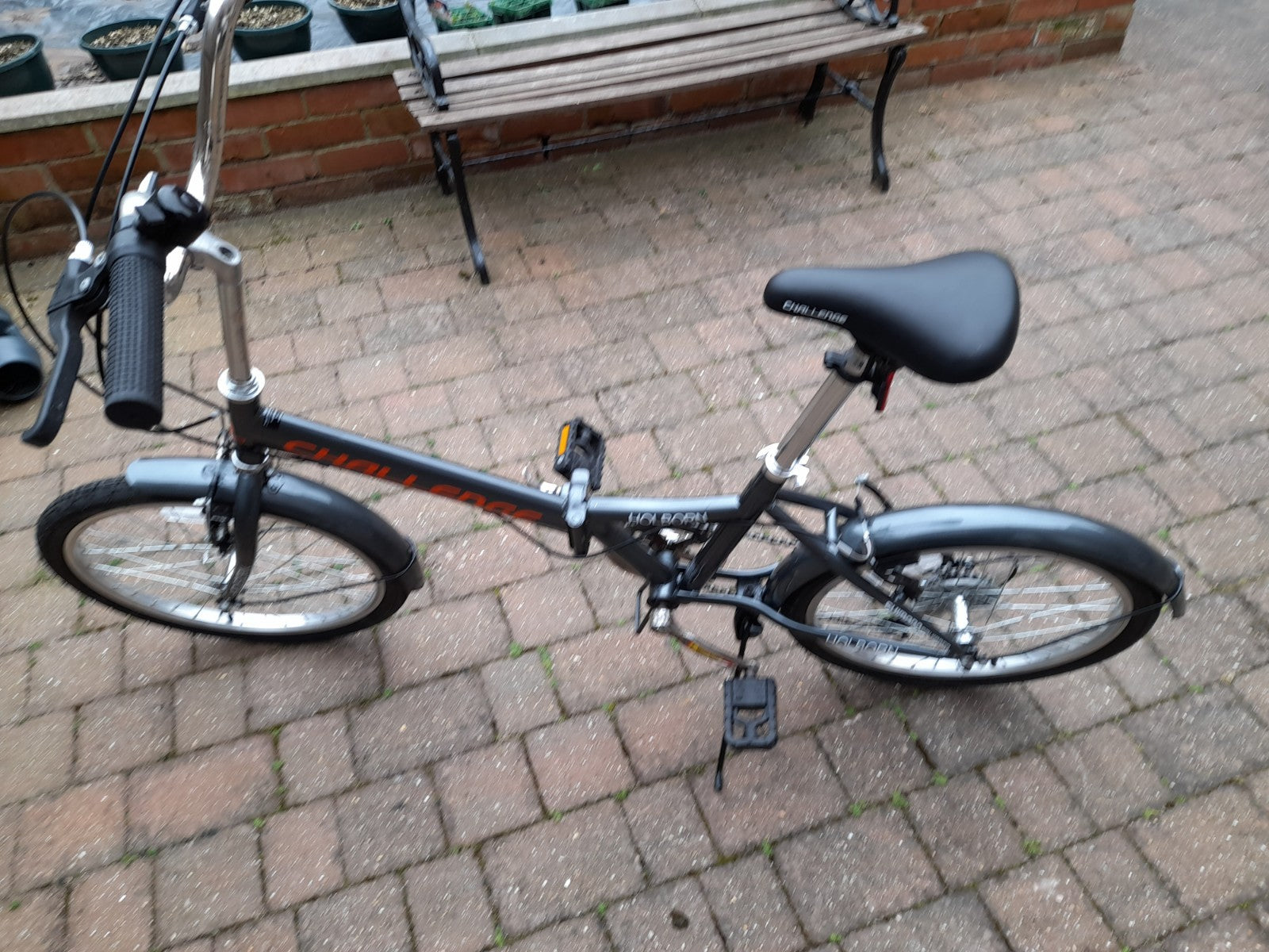 Holborn Challenge 20-inch Wheels Folding Bike Unisex With 6 Gears.