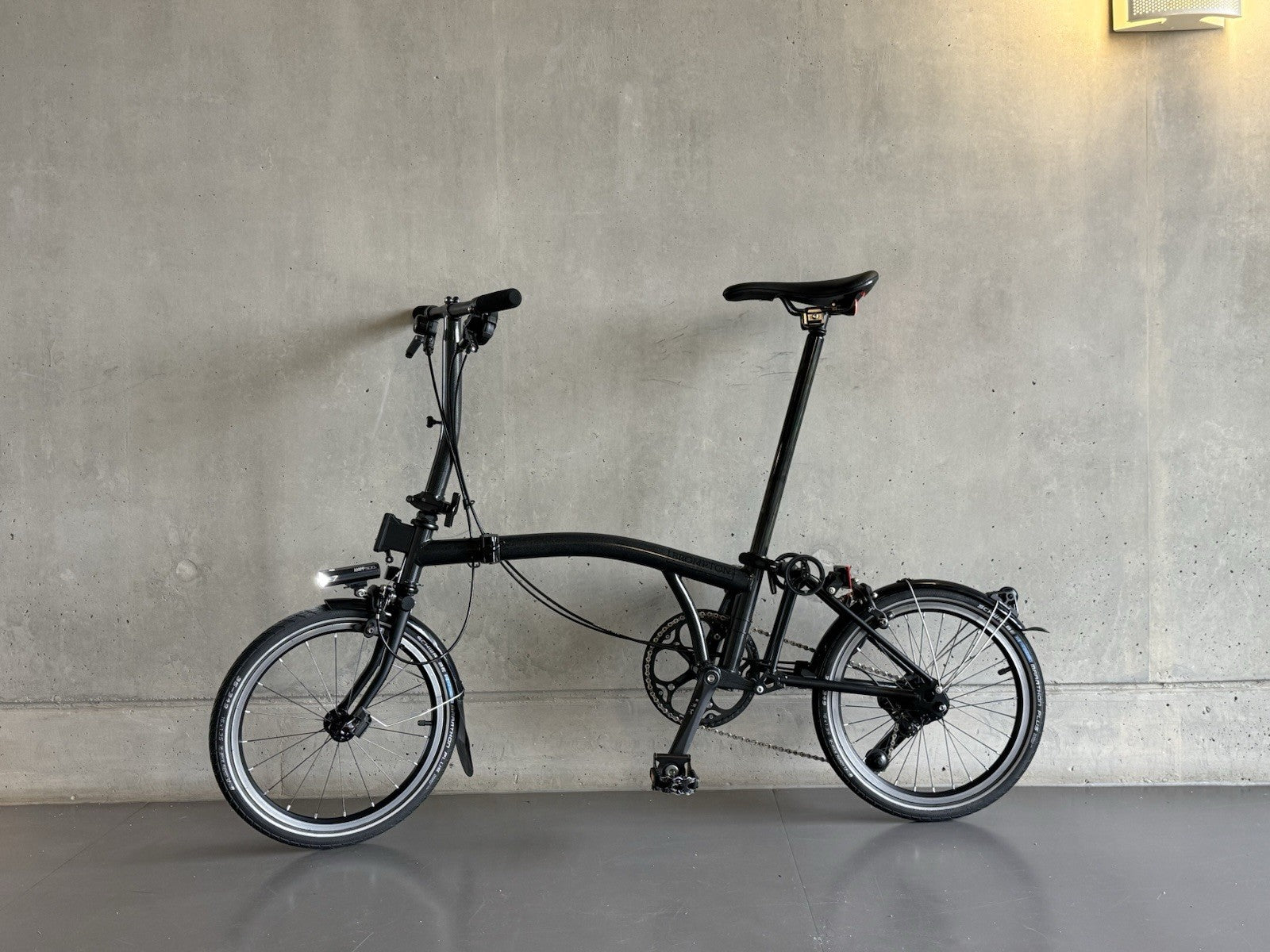 Brompton P Line 4-Speed Folding Bike Midnight Black, Lightweight