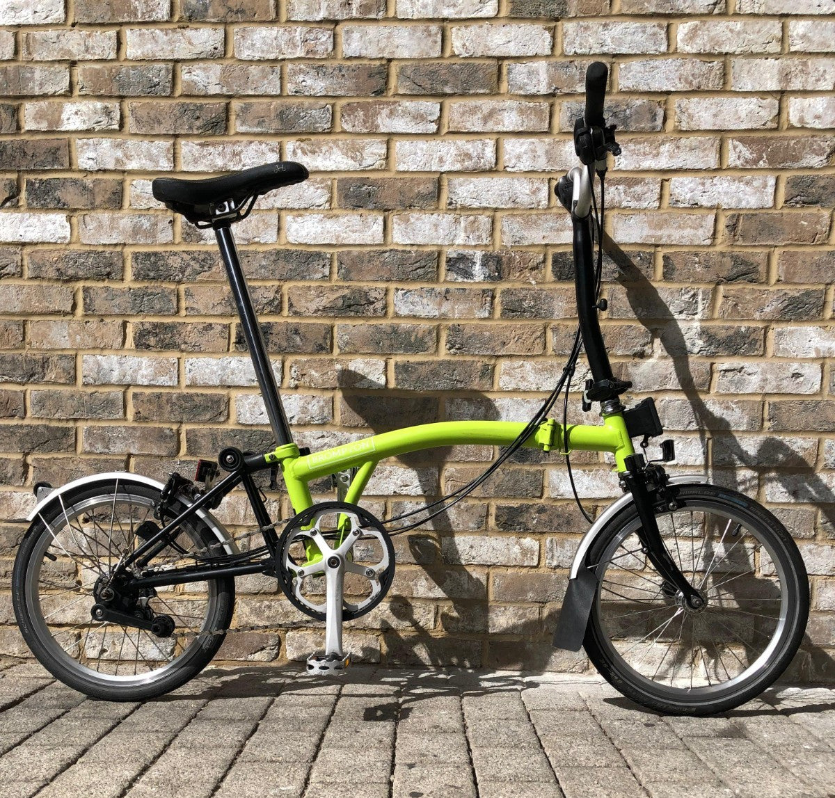 Brompton Lime Green & Black M6L Mid 6 Speed - Worldwide Delivery