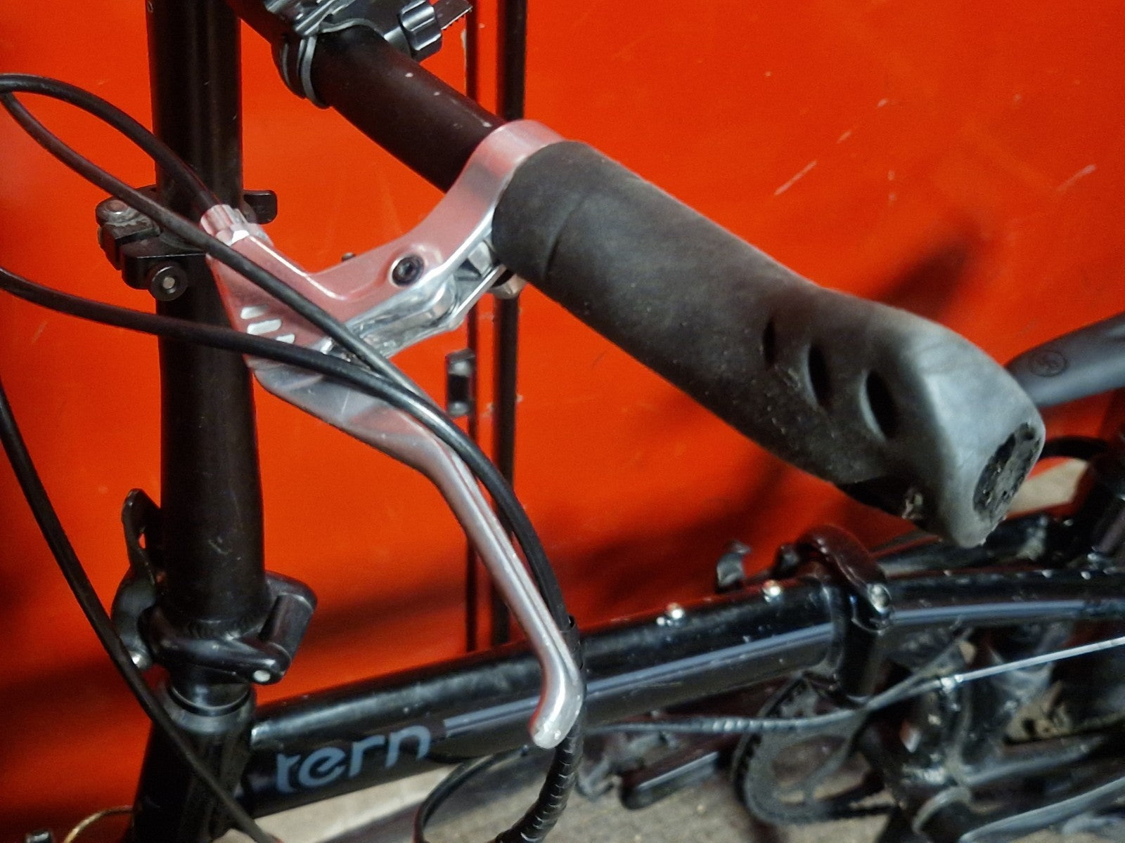 Tern Link B7 Folding Bike - Great for Public Transport - Compact Storage