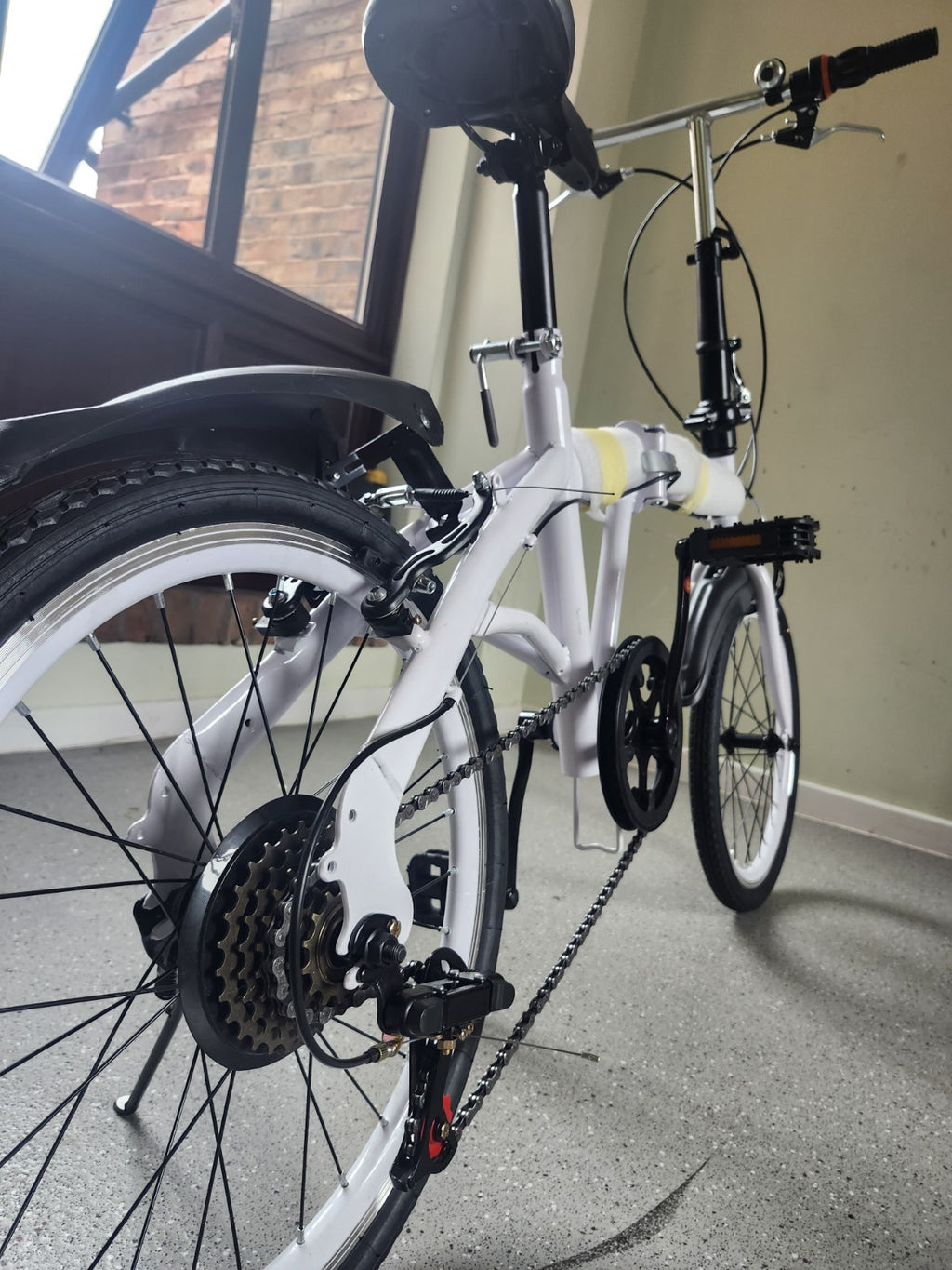 Brand New  Folding Bike – White – Never Used –