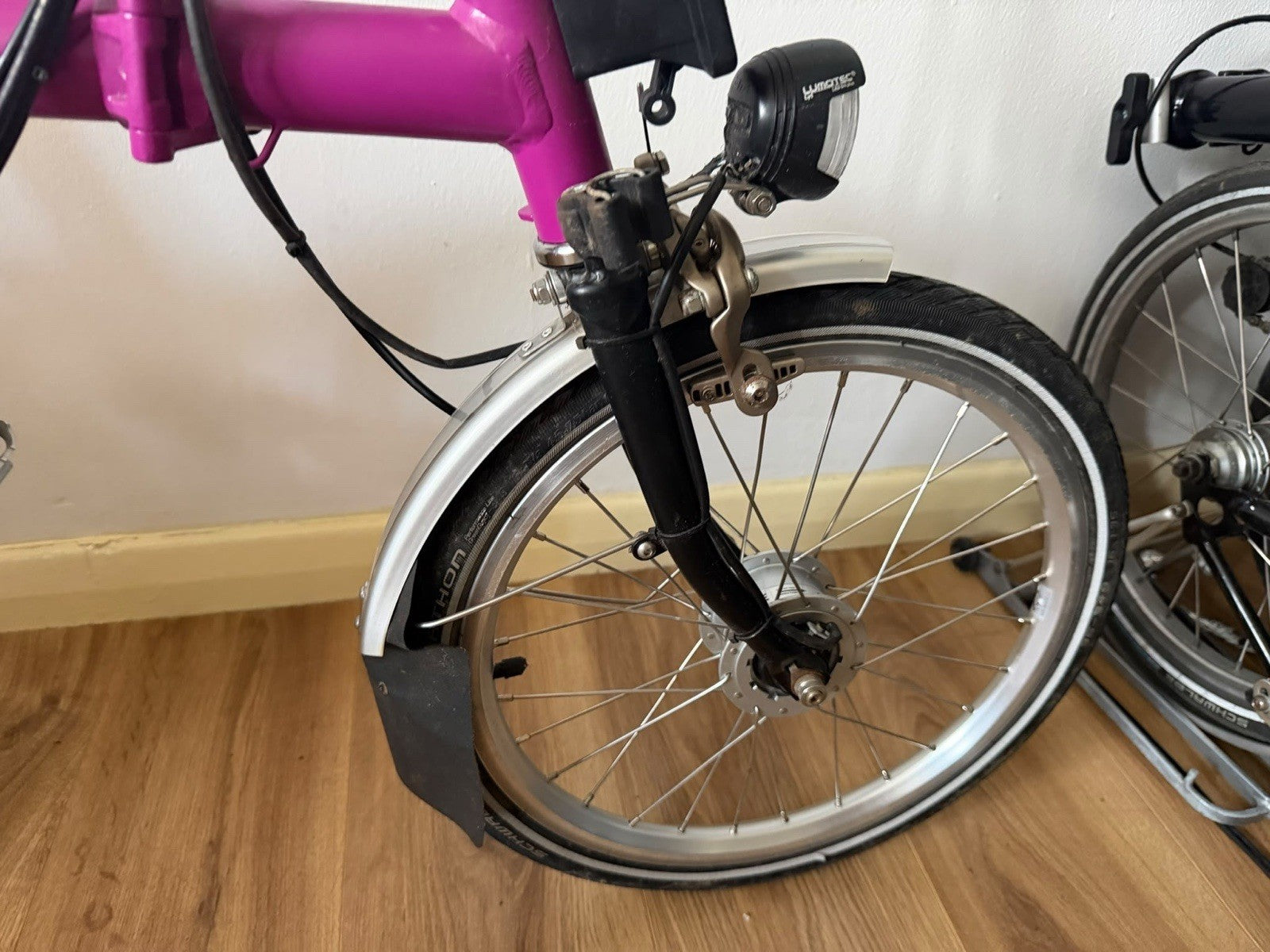 Brompton C Line H6L (6 Speed) folding bicycle - Berry (EXCELLENT CONDITION)