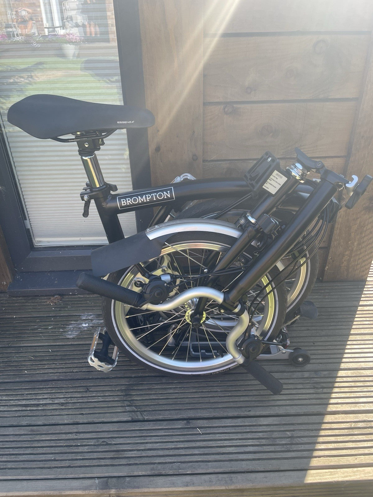 Brompton M6R Battery lighting (6 speed) - Borough roll top bag inc. 2021