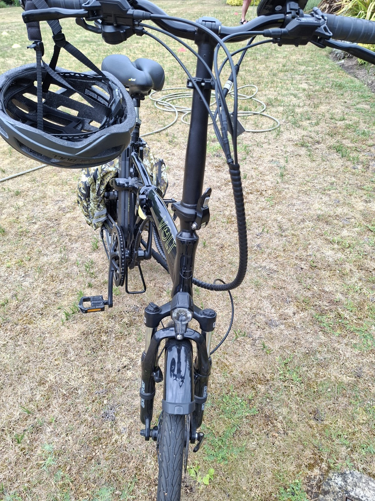 Volt metro ~ Black Folding Bike ~ plus extras! only done 470 miles! (EN15194)