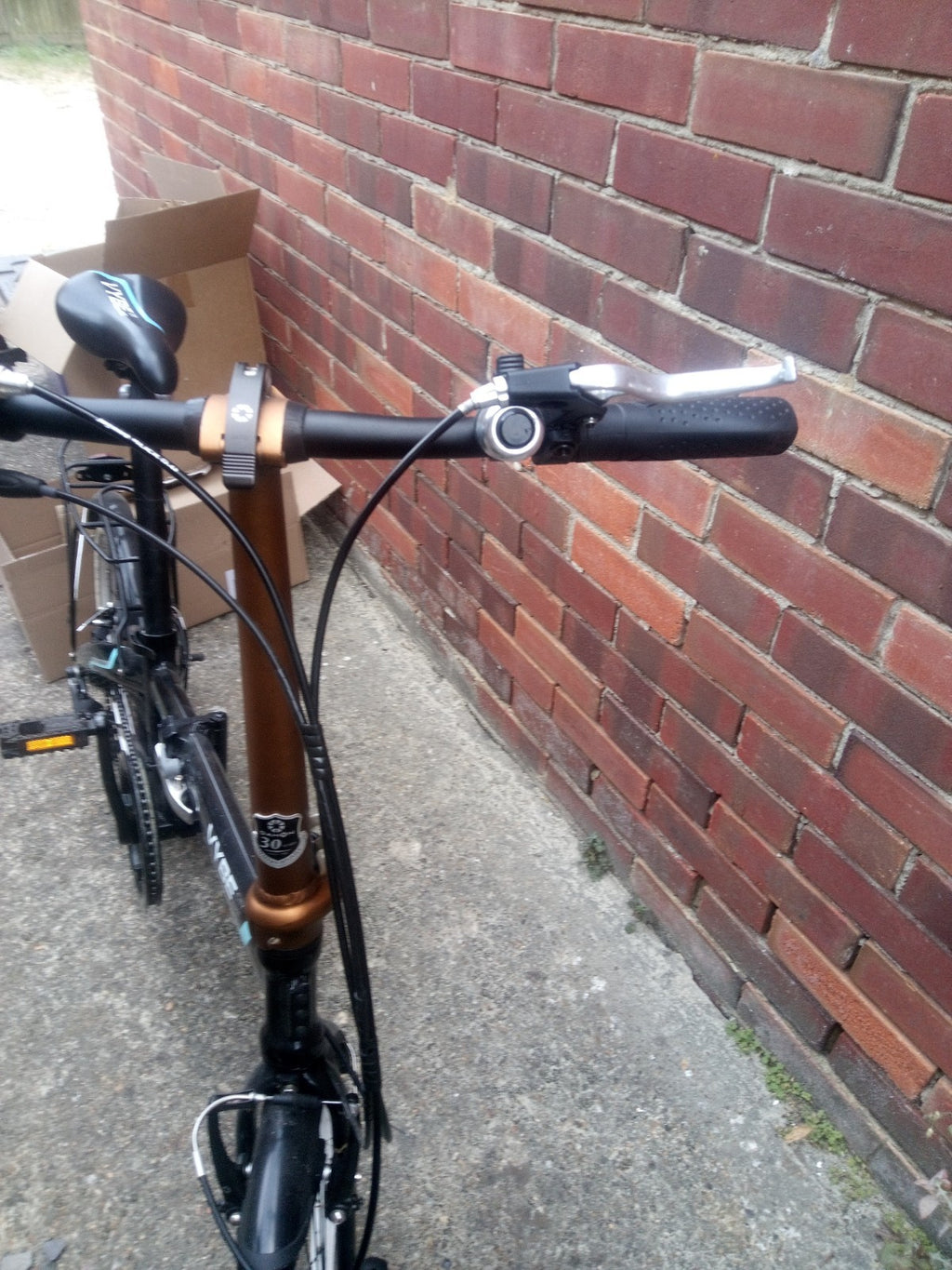 Dahon Vybe 20 Inch Folding Bike ideal commuter bike, barely used
