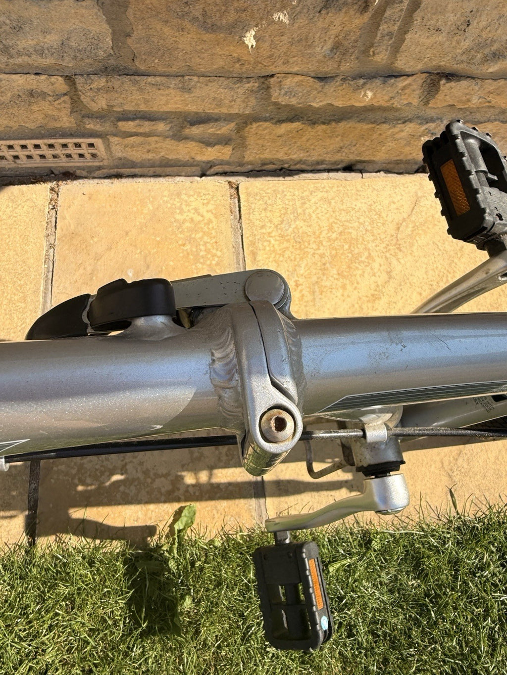 Land Rover Folding Bike 20in Aluminium 7-Speed Grip Shifter , great condition ju