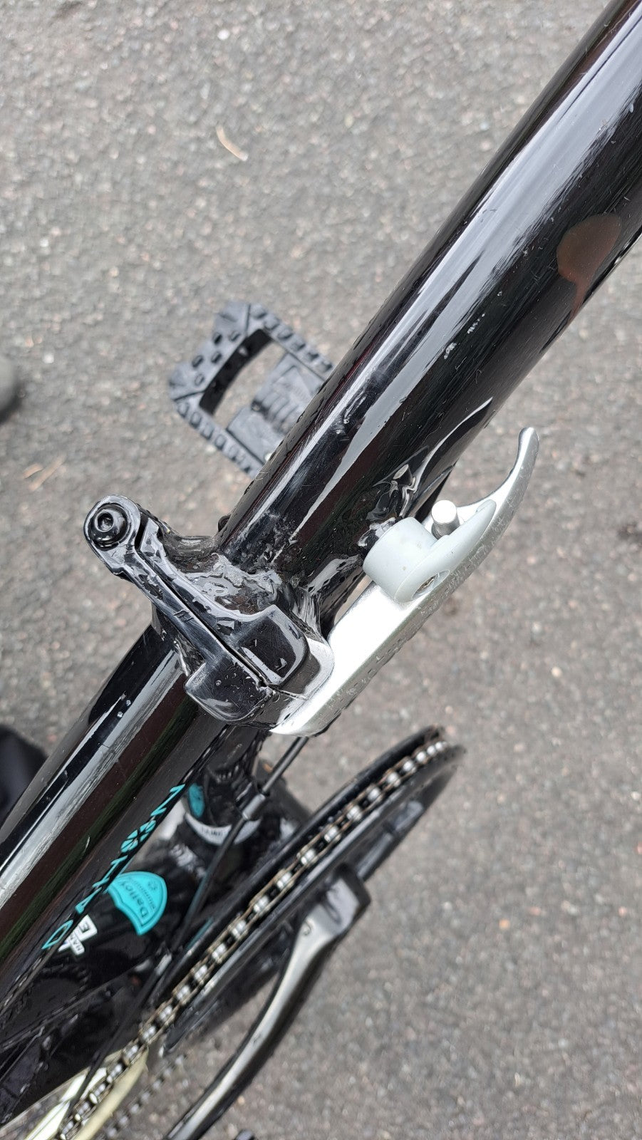 Dahon Vybe Folding City Bike 7-Speed Matte Black