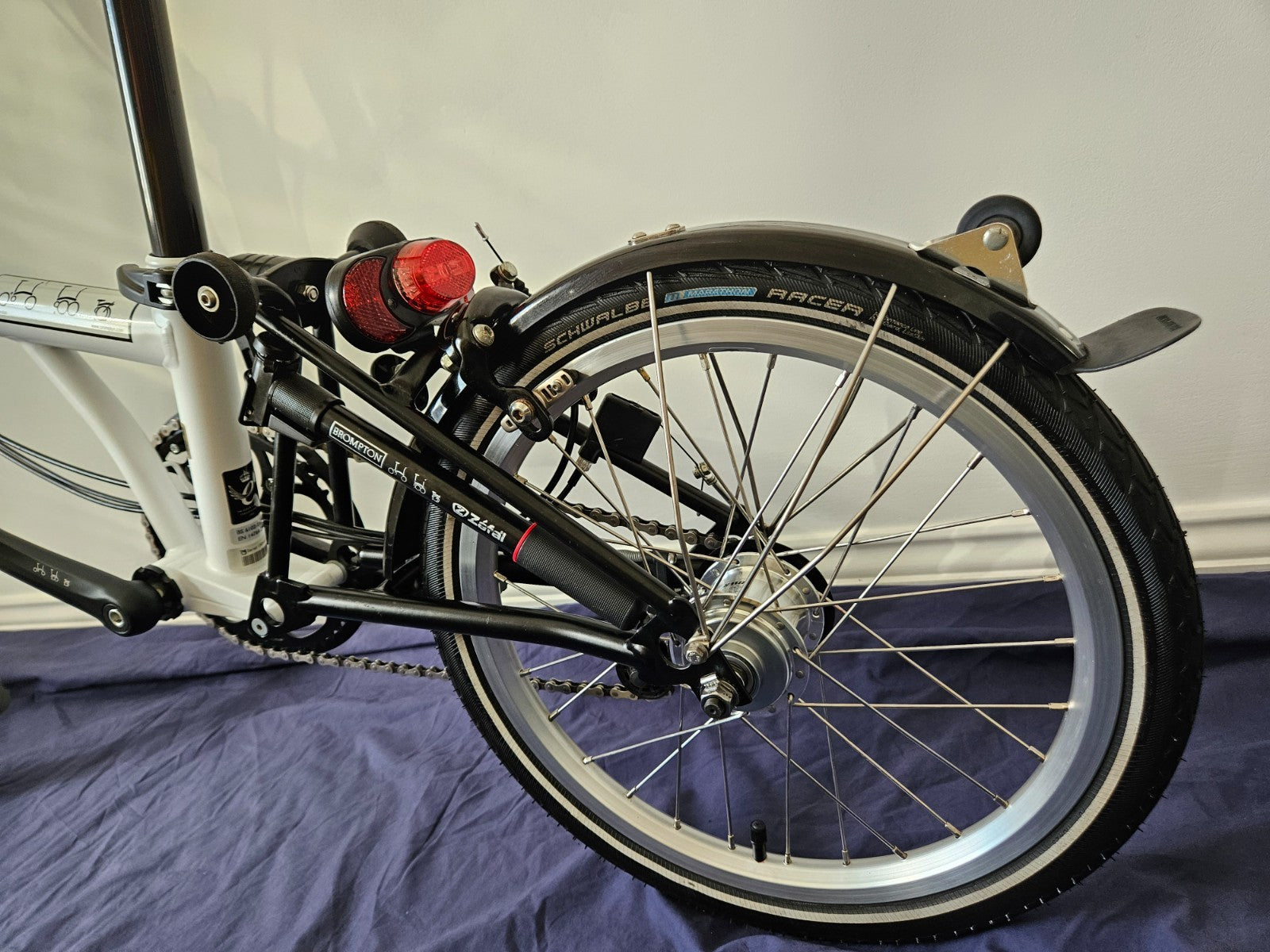 Brompton M6L - 6 Speed - C Line - Mid- White - VGC