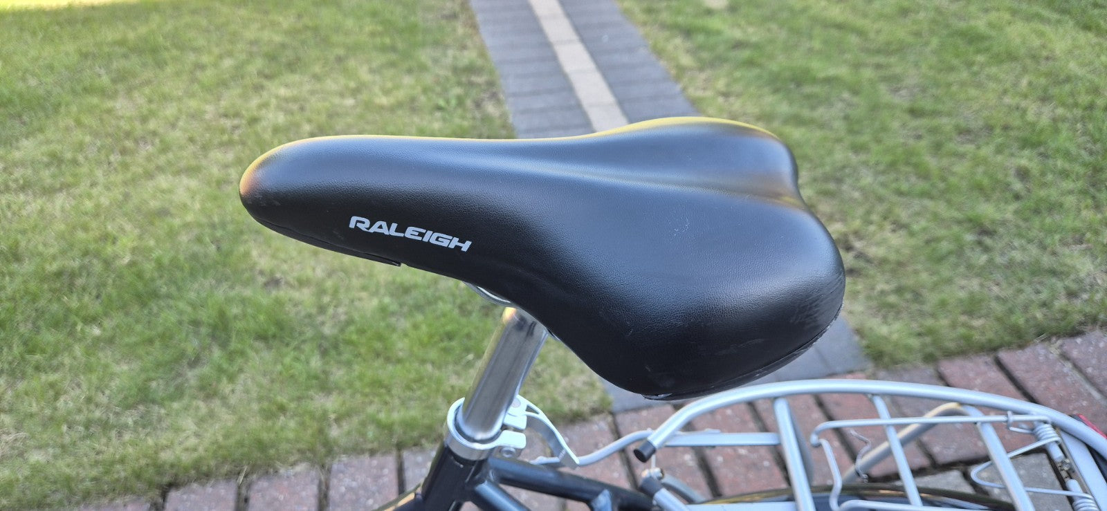 Raleigh Evo 7sp Folding Bicycle 20inch Wheels 7 Speed