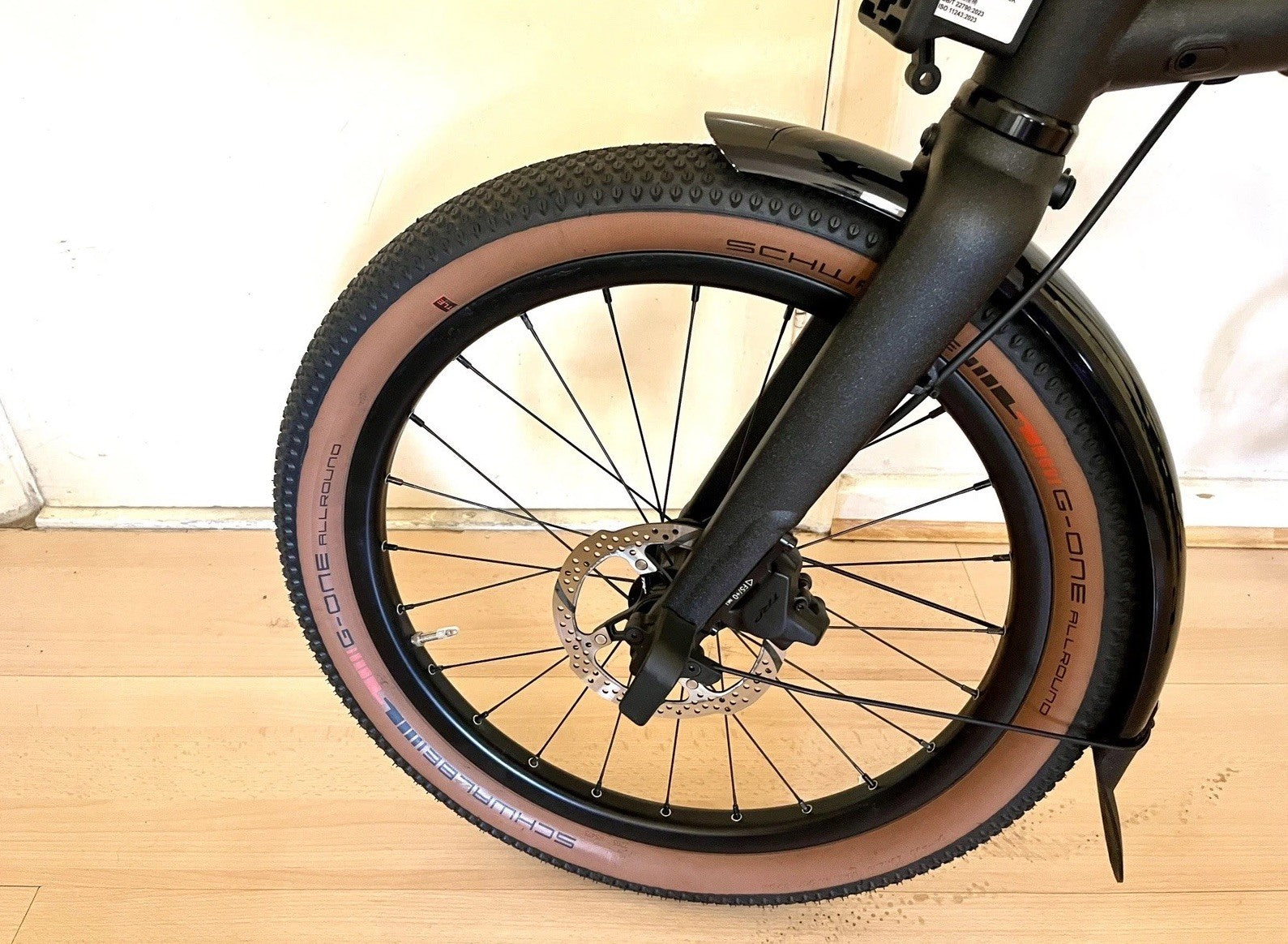 Brompton G Line 2026 with Roller Frame - 8-speed, Space Black, Medium
