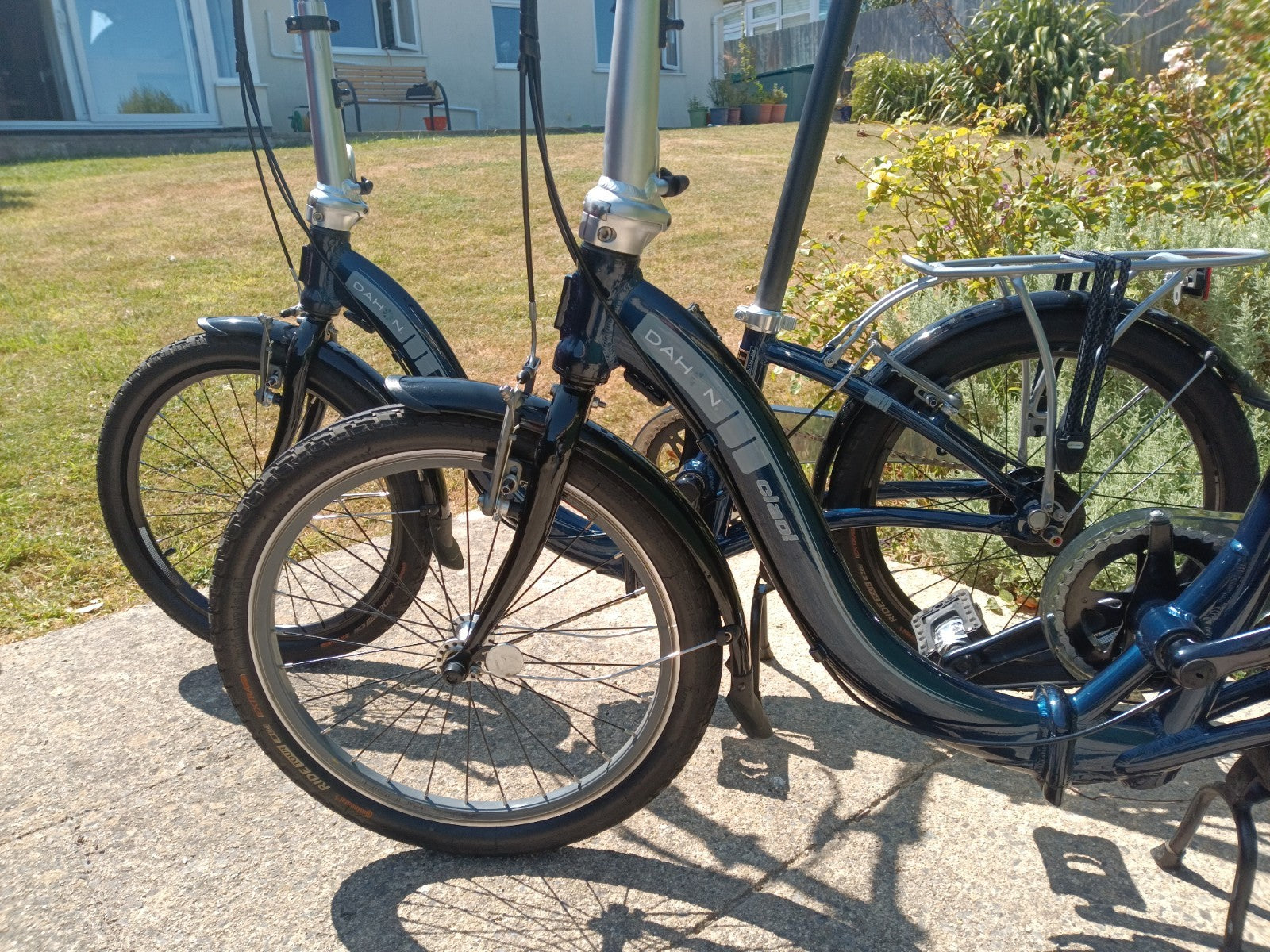 Pair of Dahon Ciao Custom Folding Bicycles Lightweight Unisex Step Through Frame