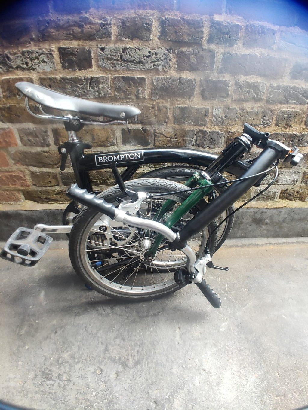 Attractive Brompton single speed folding bike leather saddle