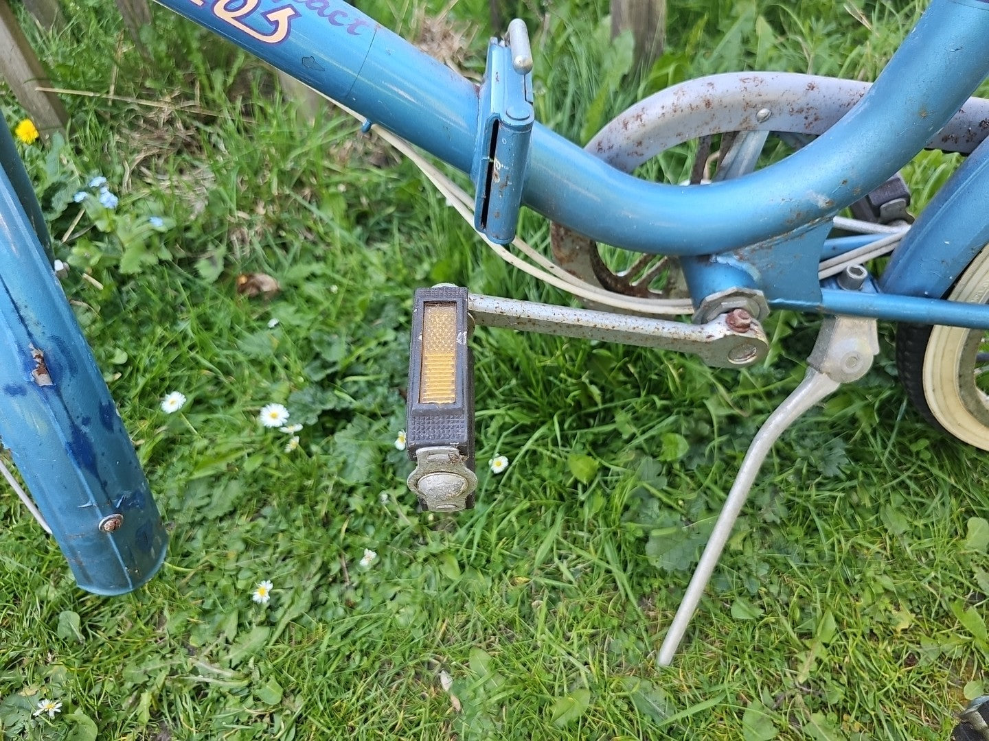 Pair of Hercules Classic folding bikes. Need Renovation.
