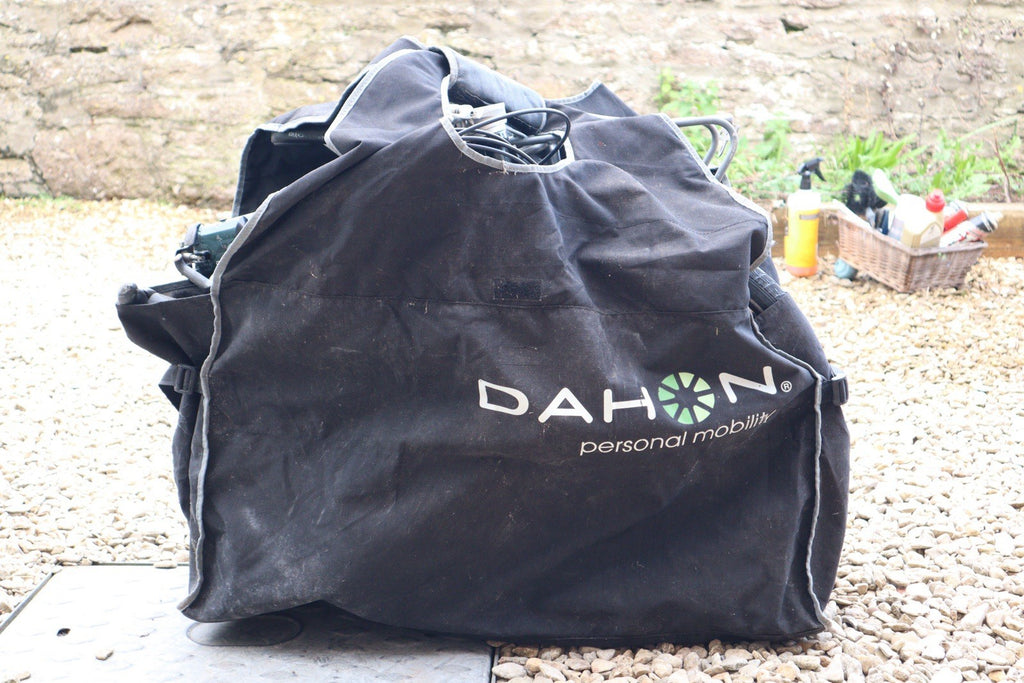 Dahon Speed TR Folding Bicycle. 20” Wheels. 24 Gears And racks. Versatile!