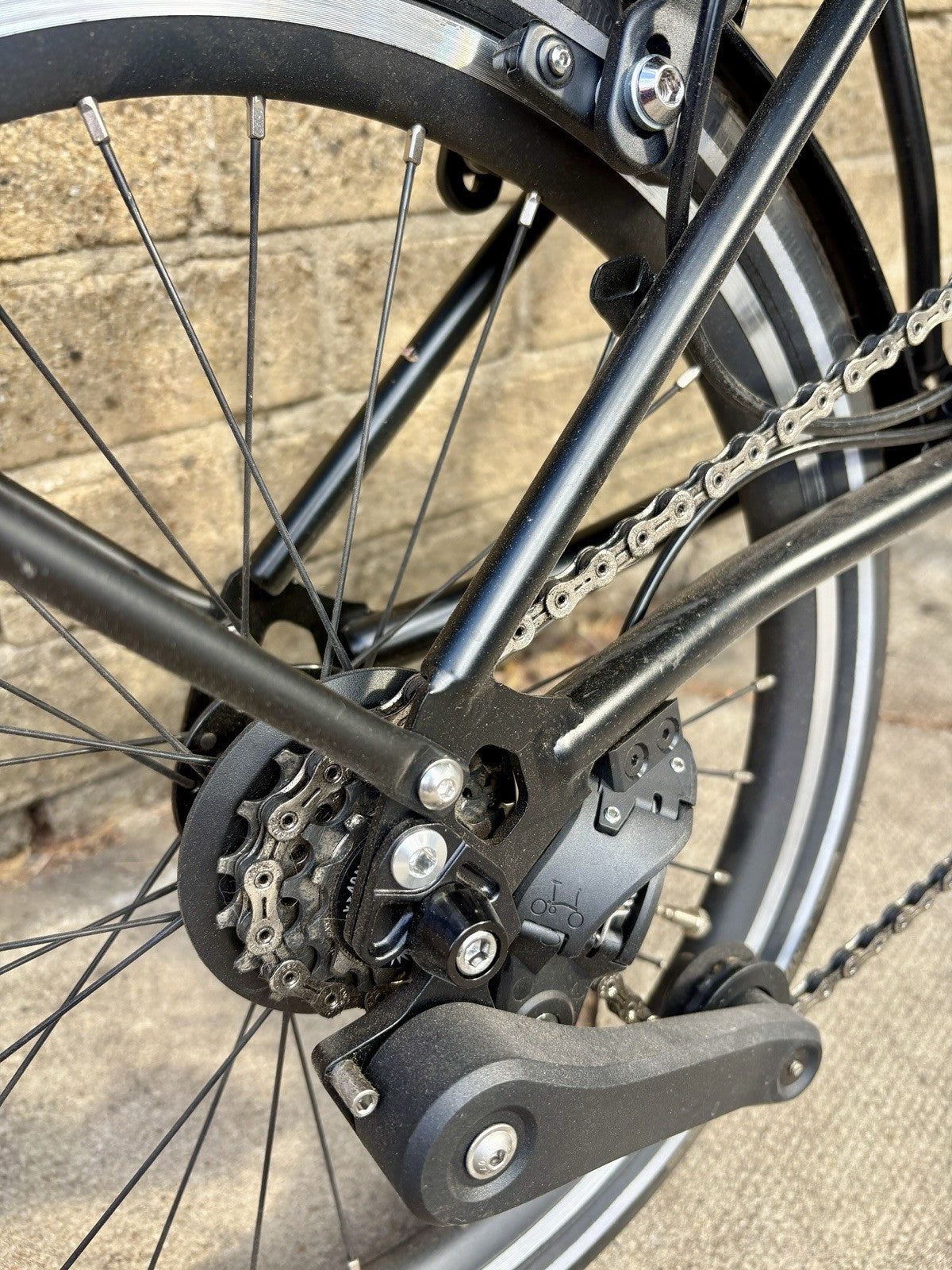Brompton 2025 P Line 4-Speed Folding Bike – Midnight Black – Excellent Condition