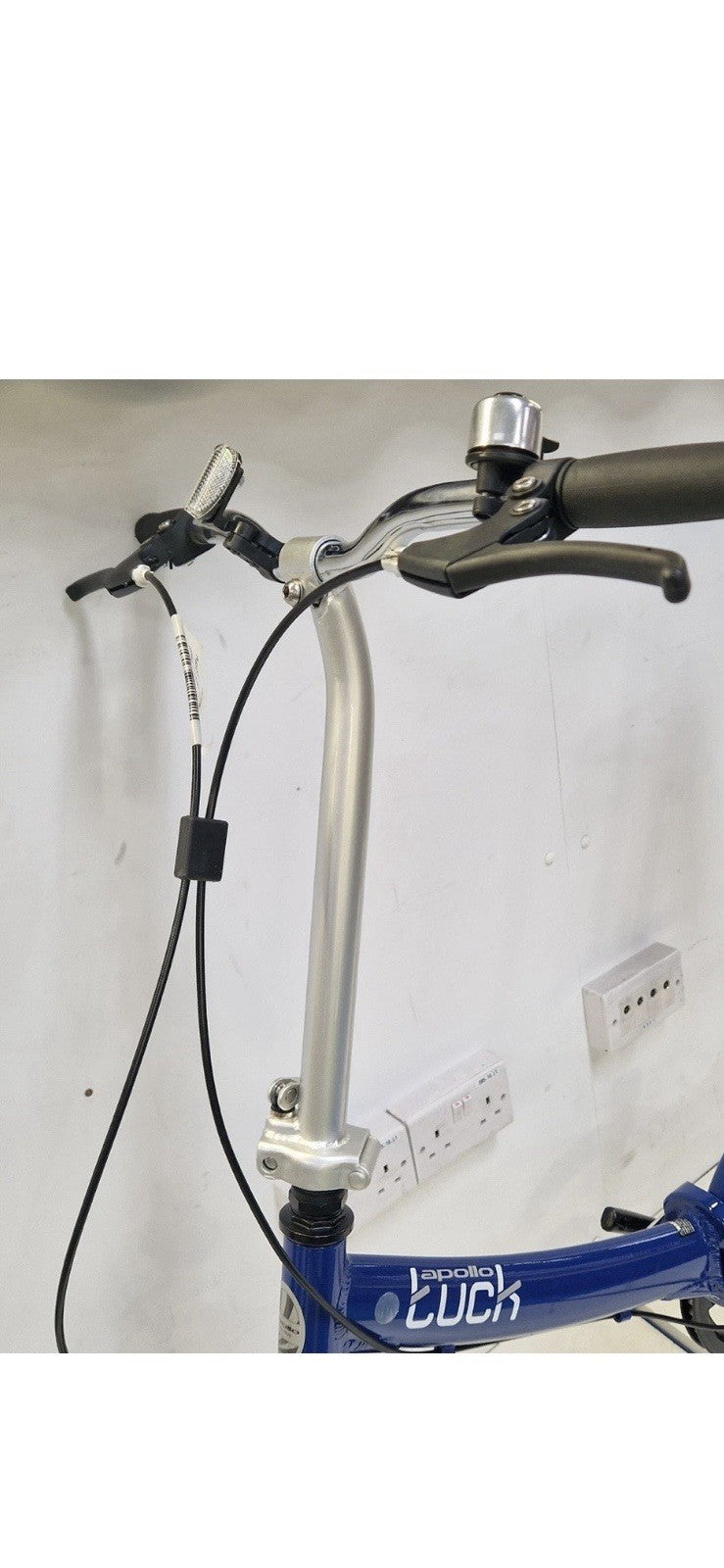 Apollo Luck 20in Folding Bike Blue 1 Speed V-Brakes Mudguards