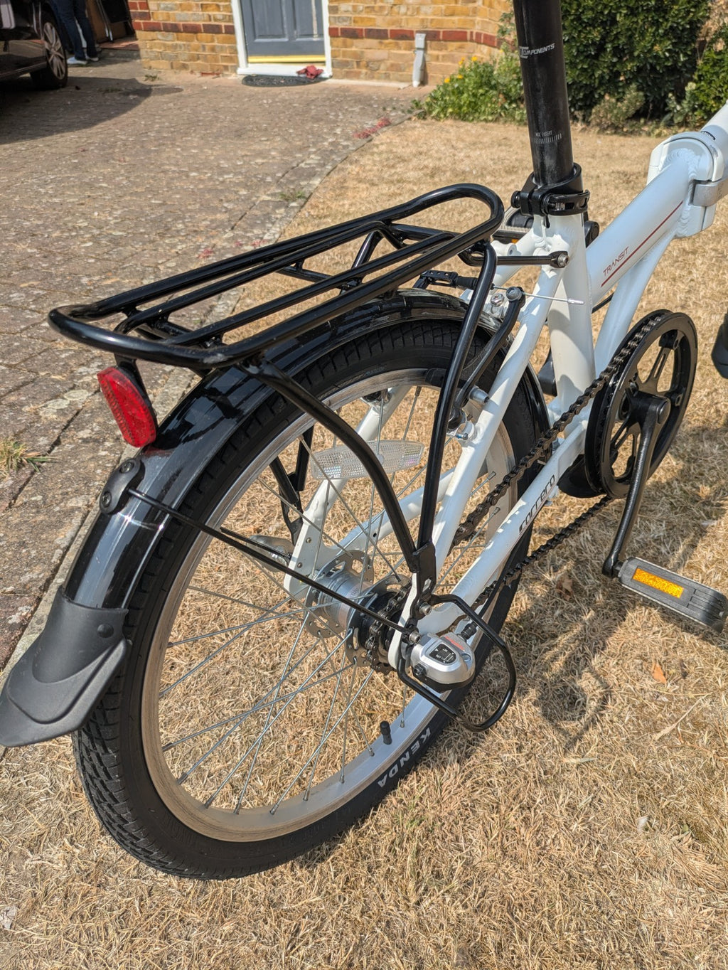 Carrera Transit Folding Bike 20in White/Black Hub Gears Rear Carrier Mudguards