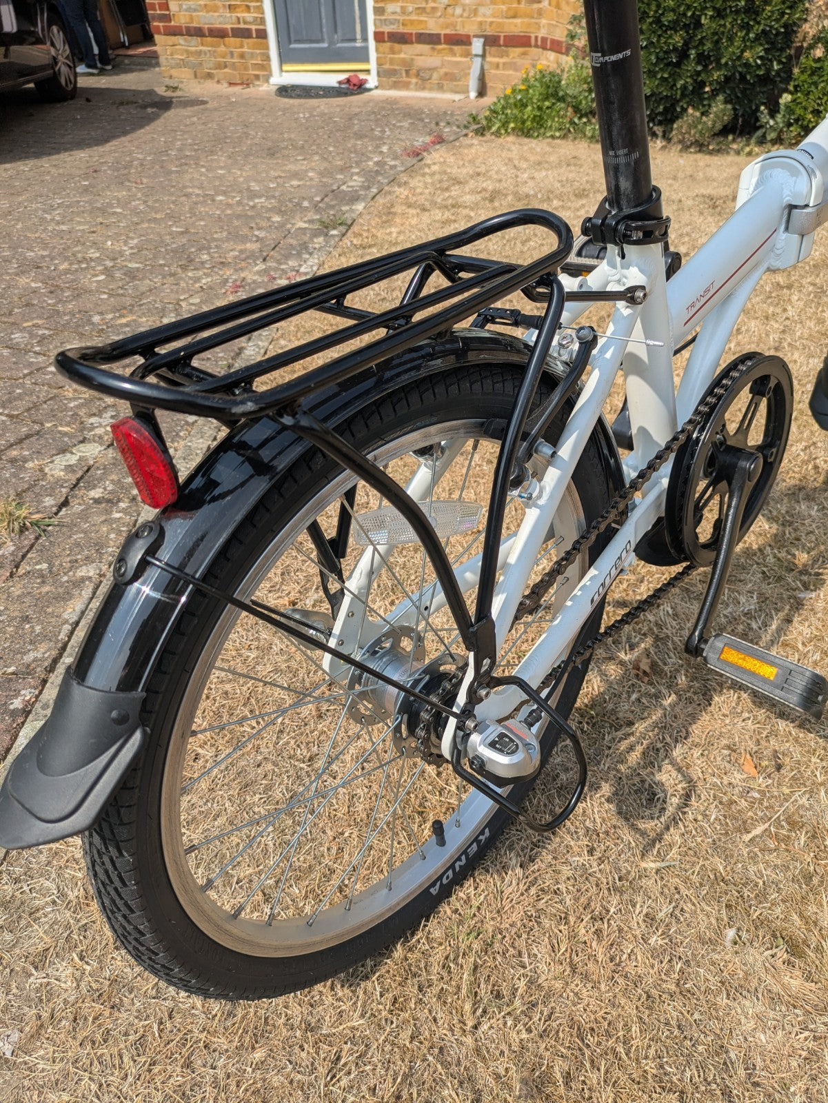 Carrera Transit Folding Bike 20in White/Black Hub Gears Rear Carrier Mudguards